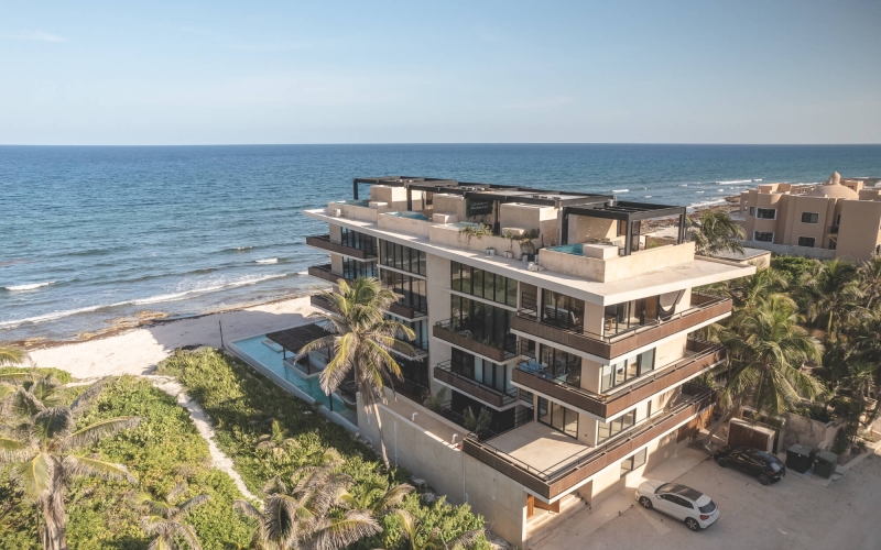 Penthouse con alberca privada, club de playa, acceso al mar en venta, Tankah, Tulum.