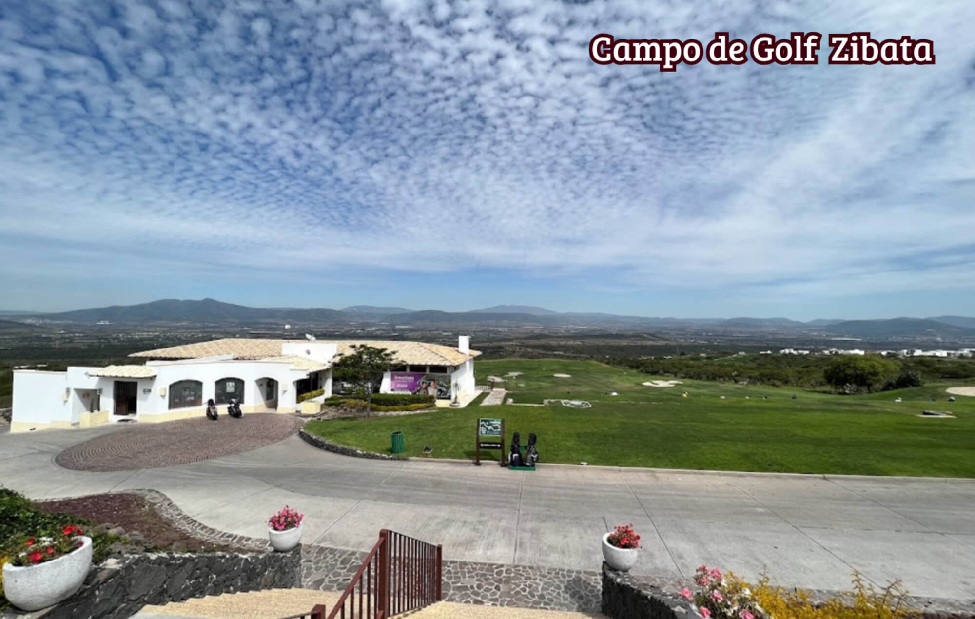 House with garden and rooftop, large spaces, pre-construction, Zibata for sale, Queretaro.