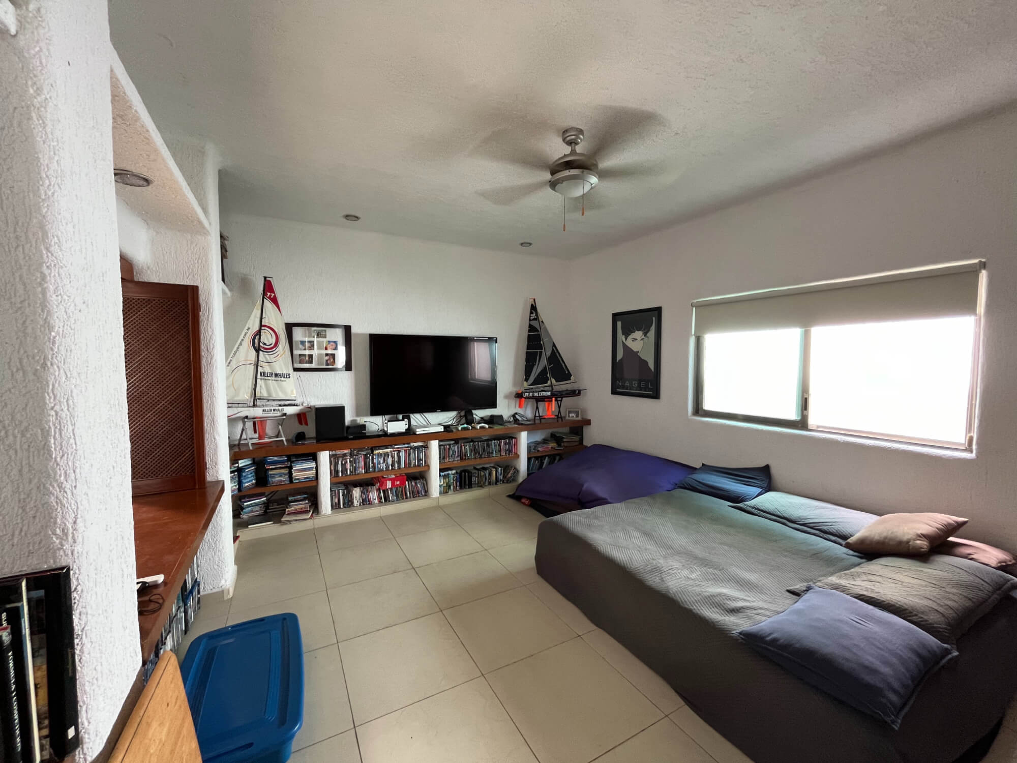 Casa frente al lago, alberca privada, muelle con acceso al lago para kayaks, area de spa y regadera con vapor, en residencial con casa club