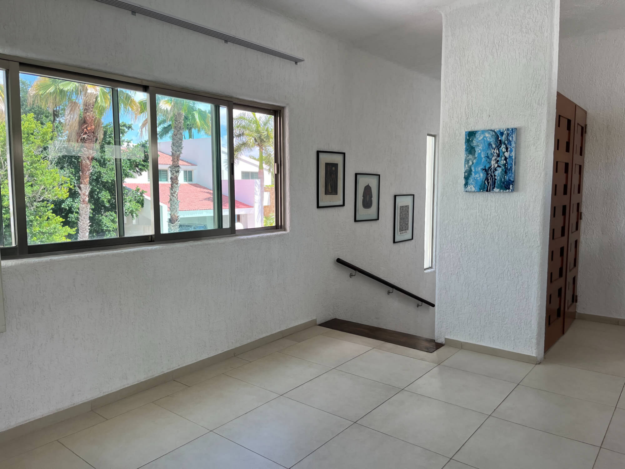 Casa frente al lago, alberca privada, muelle con acceso al lago para kayaks, area de spa y regadera con vapor, en residencial con casa club