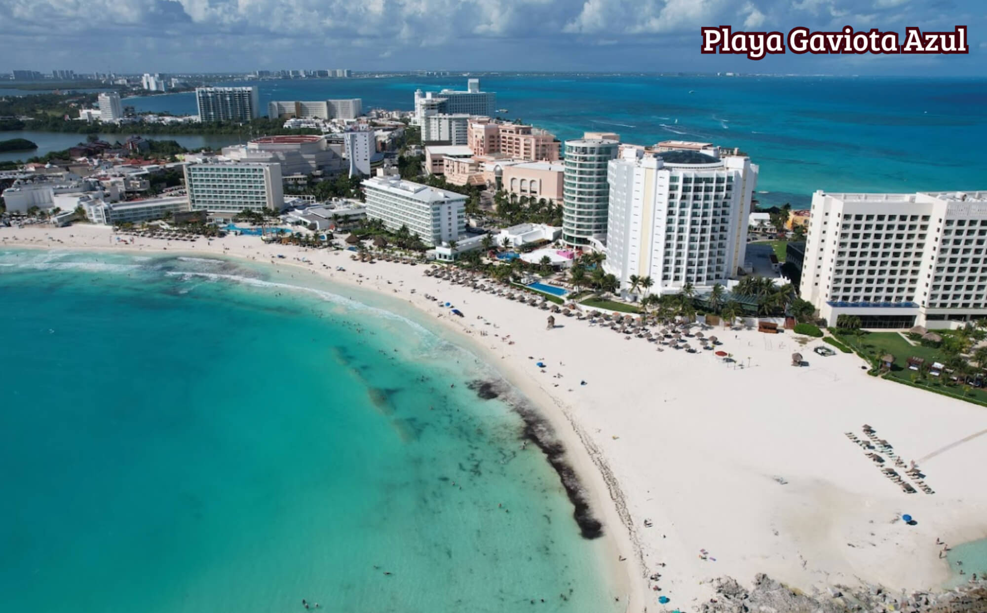 Casa frente al lago, alberca privada, muelle con acceso al lago para kayaks, area de spa y regadera con vapor, en residencial con casa club