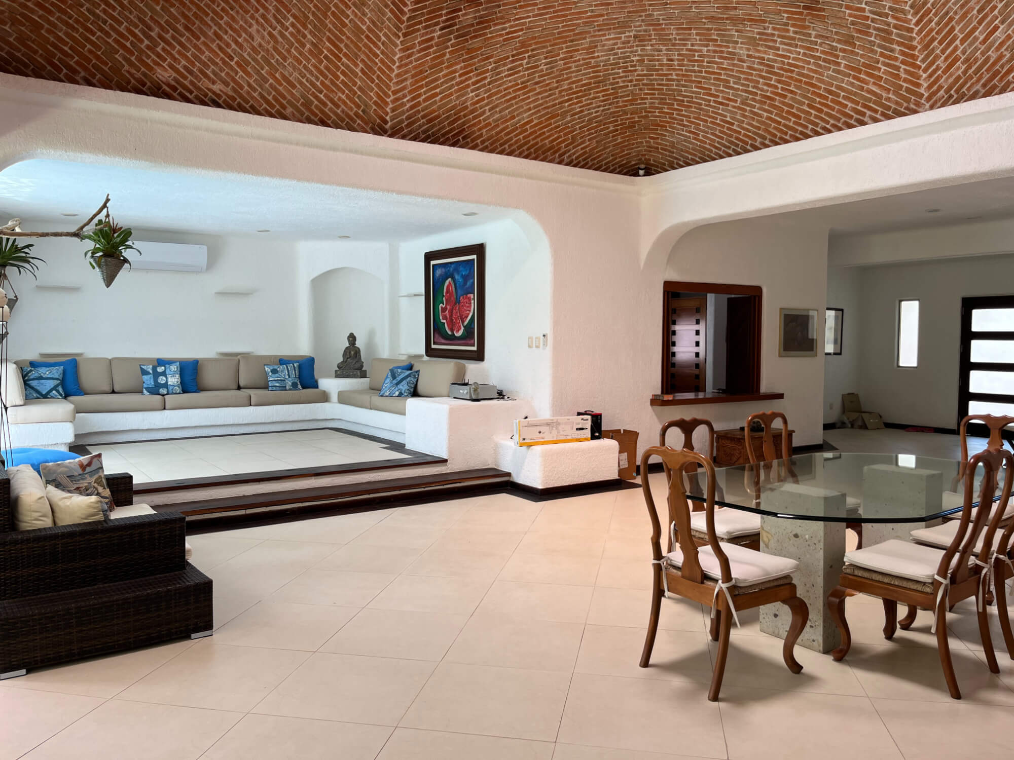 Casa frente al lago, alberca privada, muelle con acceso al lago para kayaks, area de spa y regadera con vapor, en residencial con casa club