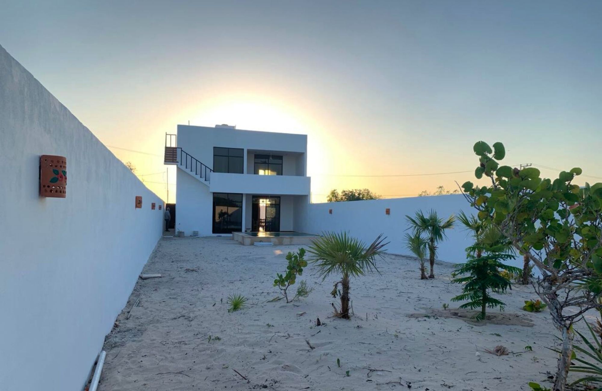House steps from the ocean with rooftop plunge pool for sale, Chelem, Yucat&aacute;n