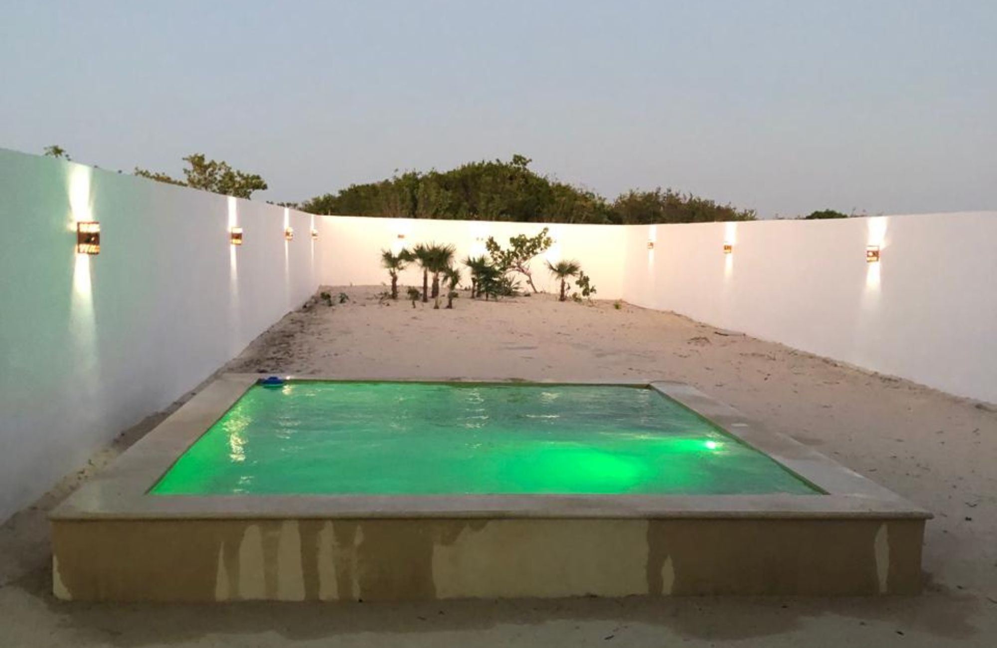 House steps from the ocean with rooftop plunge pool for sale, Chelem, Yucat&aacute;n