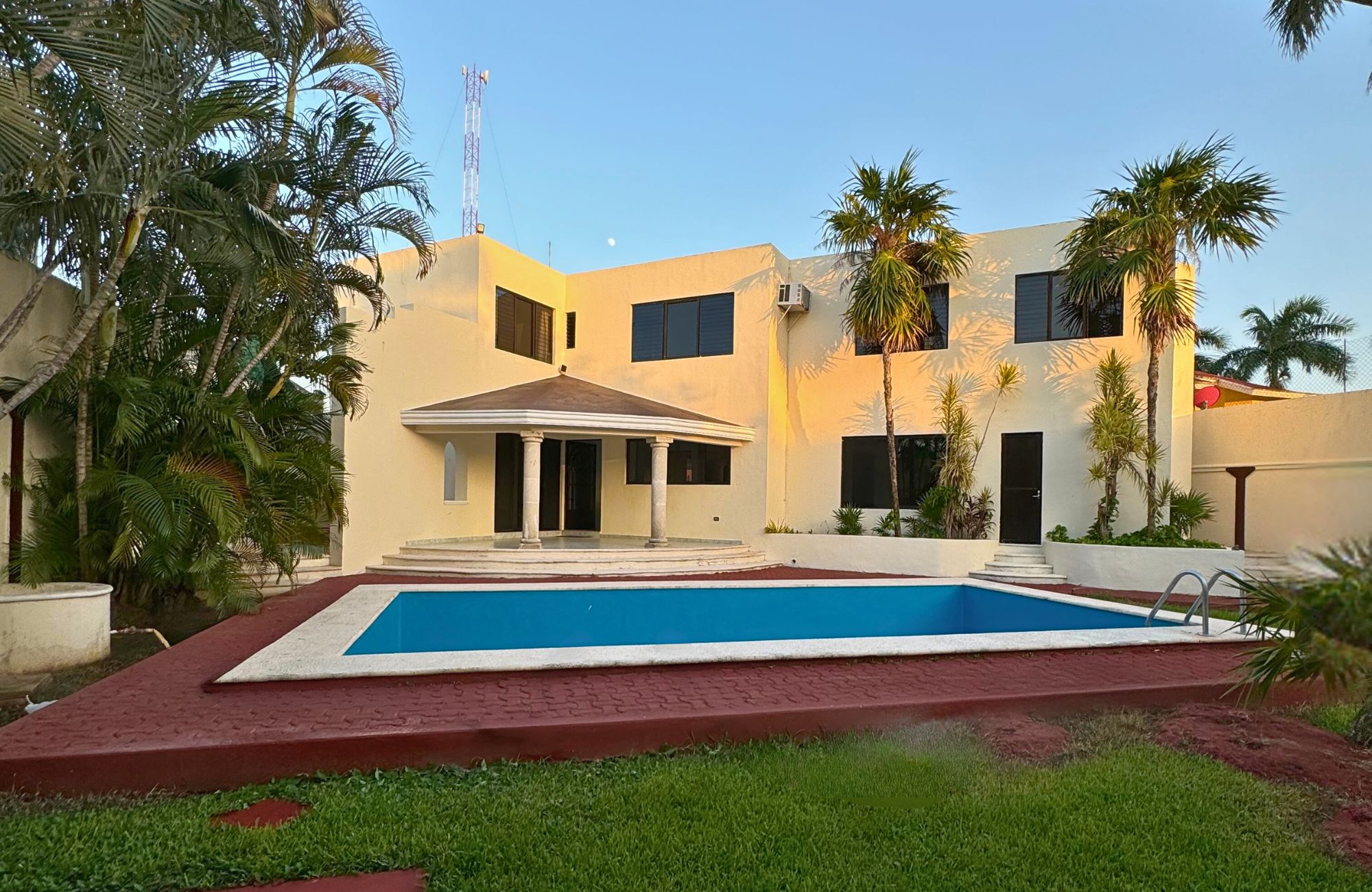 Oceanfront villa with private pool, for sale, Telchac, M&eacute;rida
