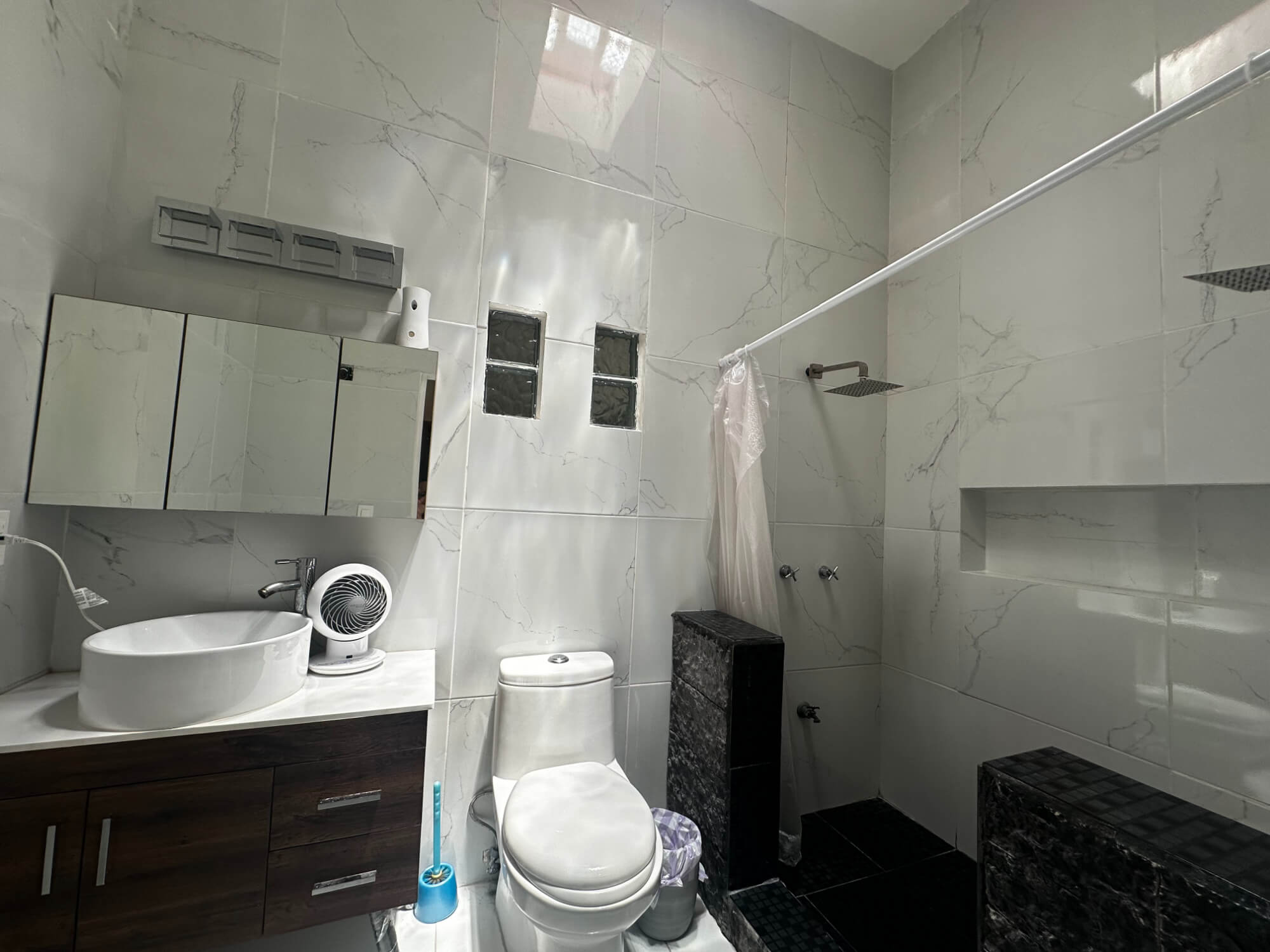 Home with Private Garden and Pool in Gated Community &ndash; Av. Huayac&aacute;n, Canc&uacute;n