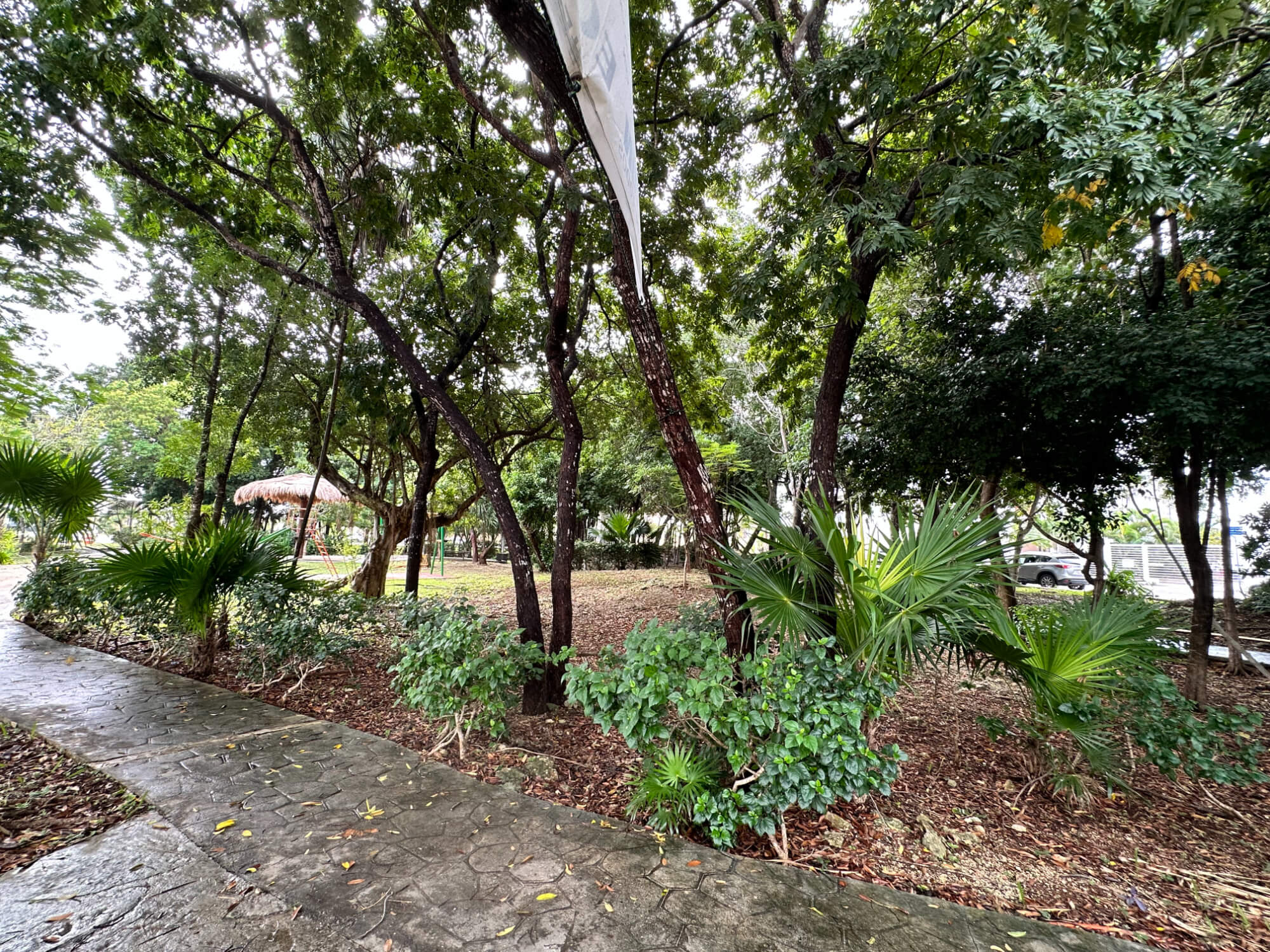 Home with Private Garden and Pool in Gated Community &ndash; Av. Huayac&aacute;n, Canc&uacute;n