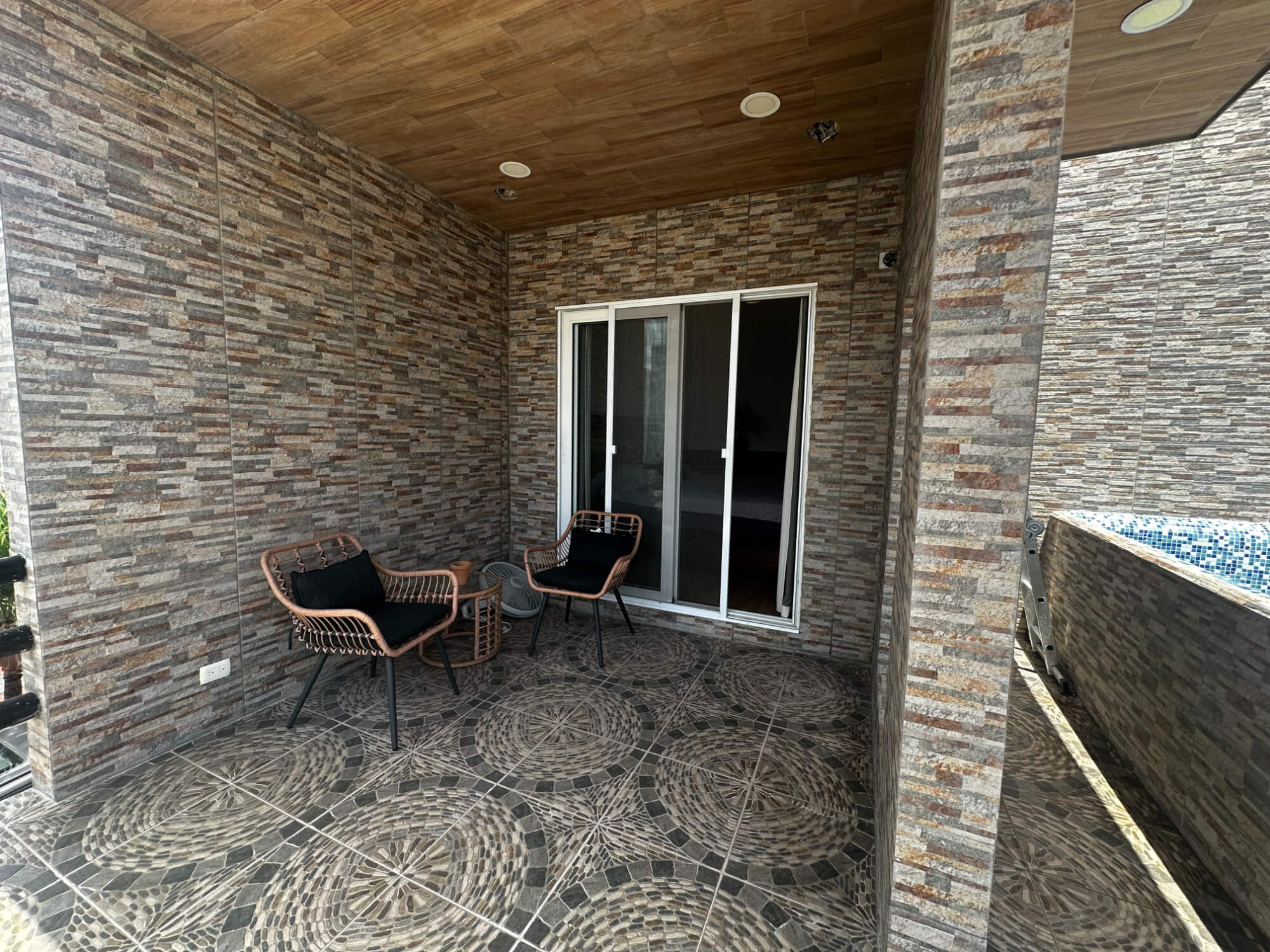 Home with Private Garden and Pool in Gated Community &ndash; Av. Huayac&aacute;n, Canc&uacute;n