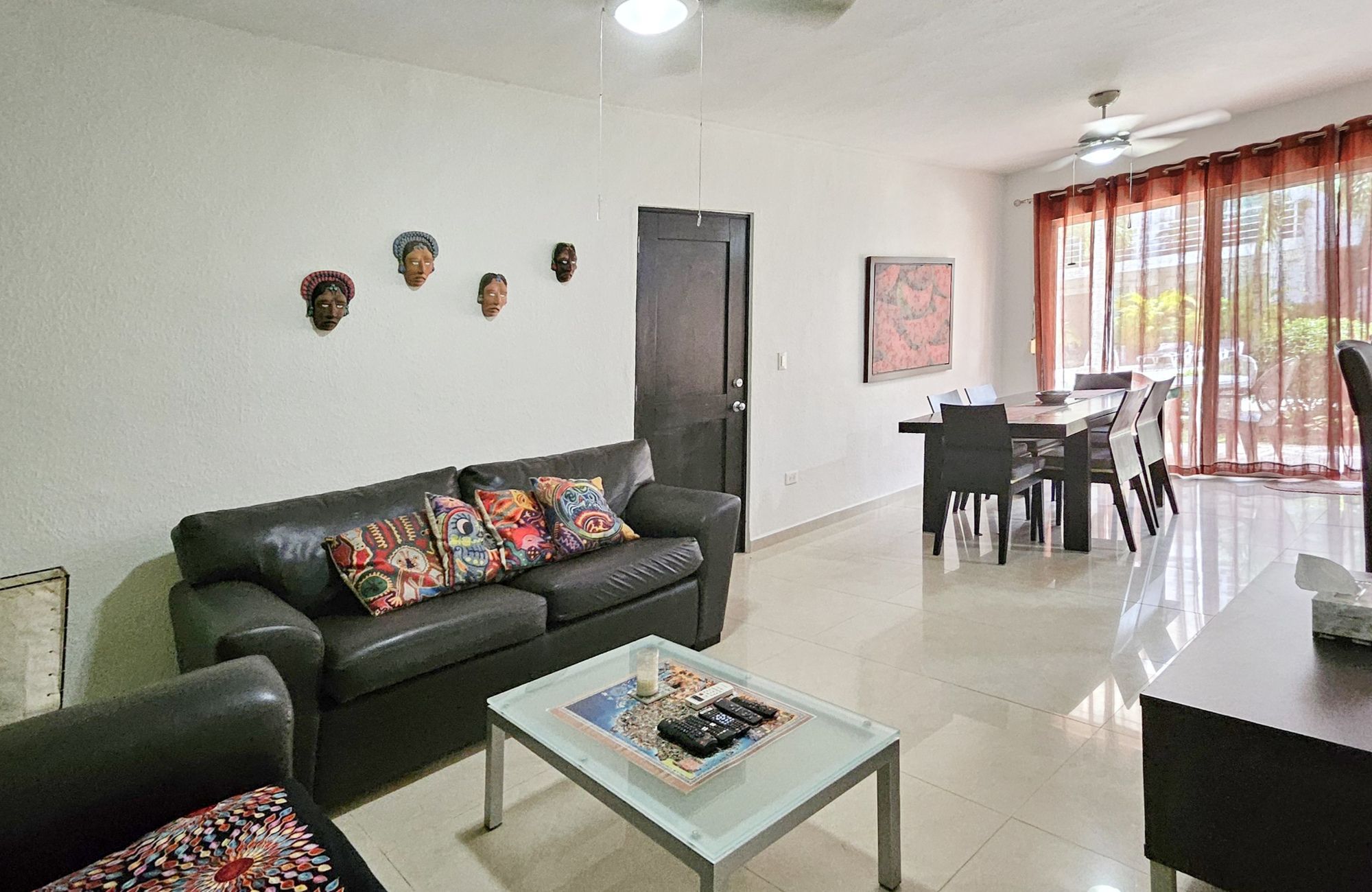 Apartment 190 meters from the beach, ocean view from rooftop, in a boutique hotel with room service, concierge, pool and barbecue area