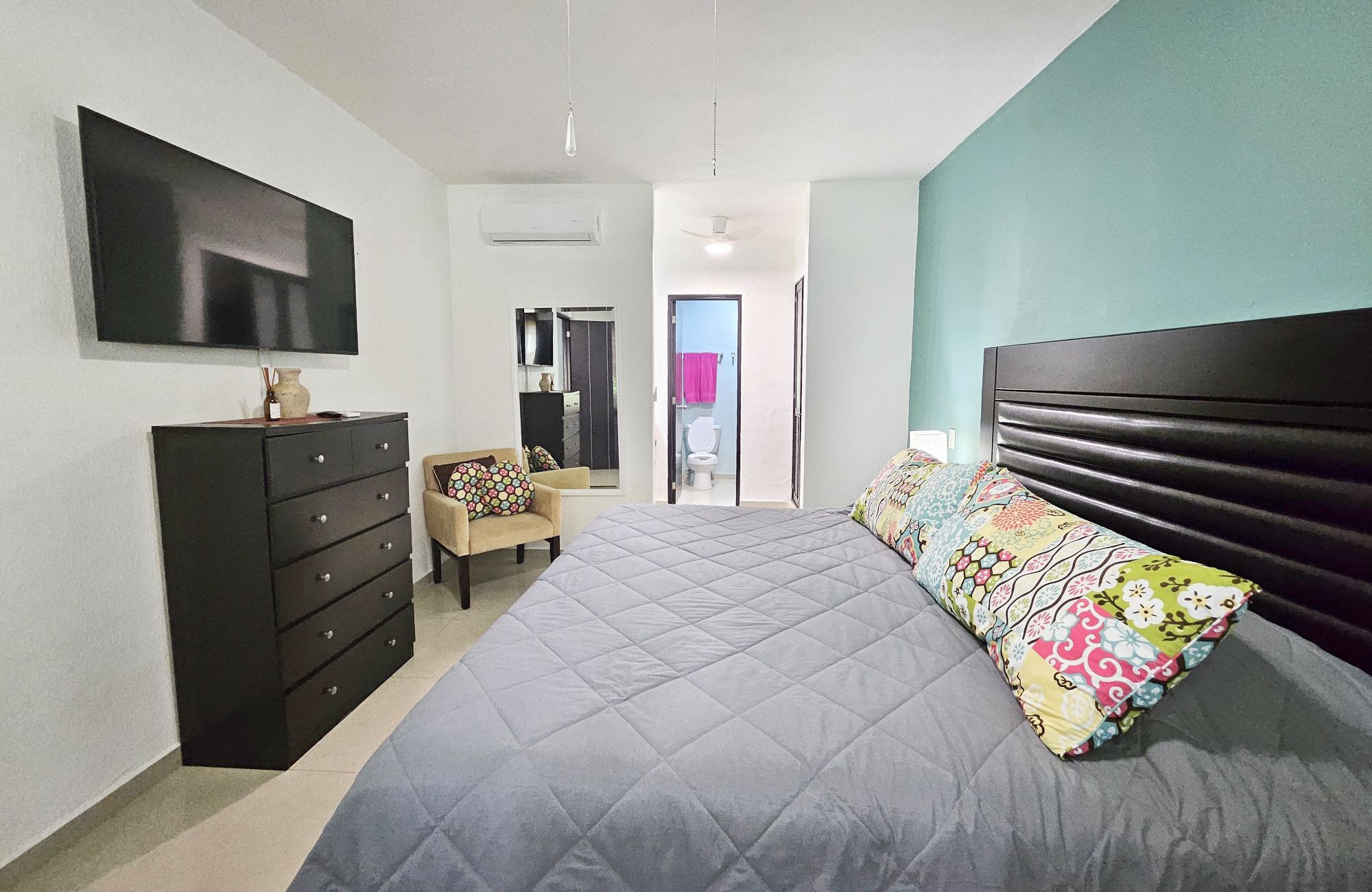 Apartment 190 meters from the beach, ocean view from rooftop, in a boutique hotel with room service, concierge, pool and barbecue area