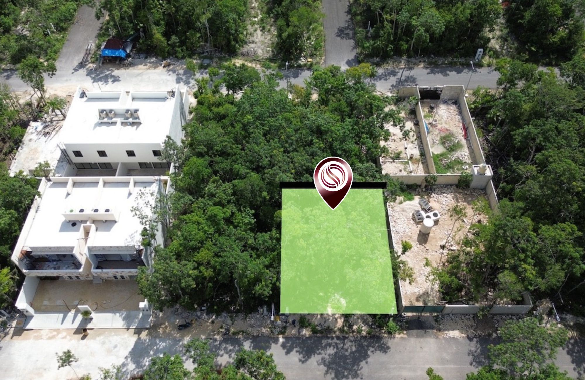 Land for single-family and multi-family vertical use, for sale in Tulum.