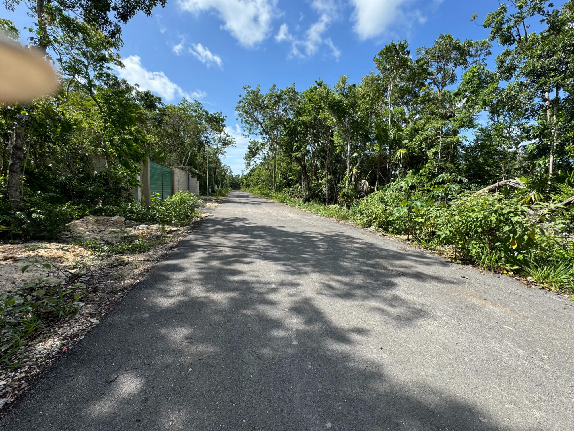 Land for single-family and multi-family vertical use, for sale in Tulum.