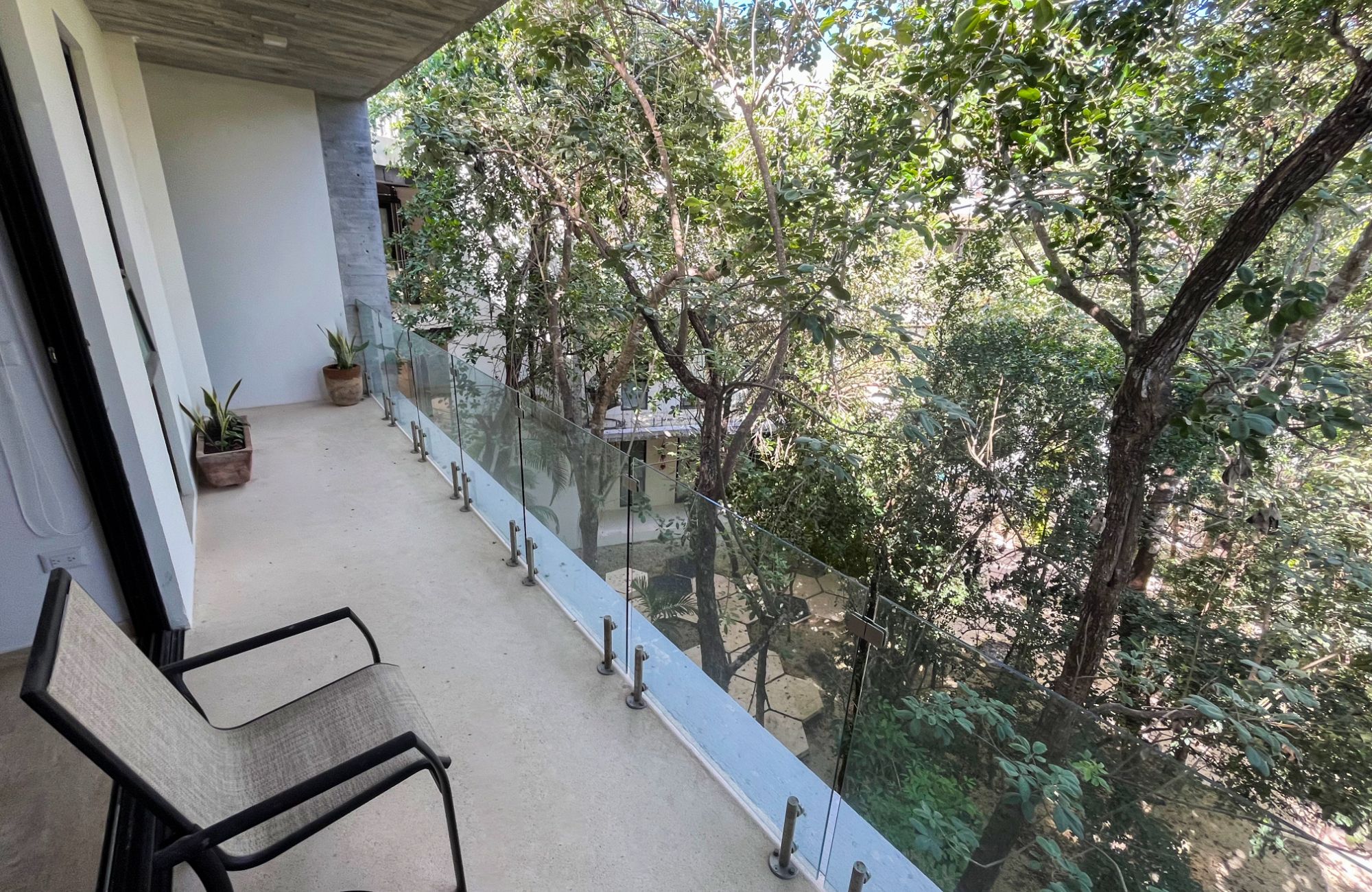 One-Bedroom Penthouse with Luxury Amenities in La Veleta, Tulum.