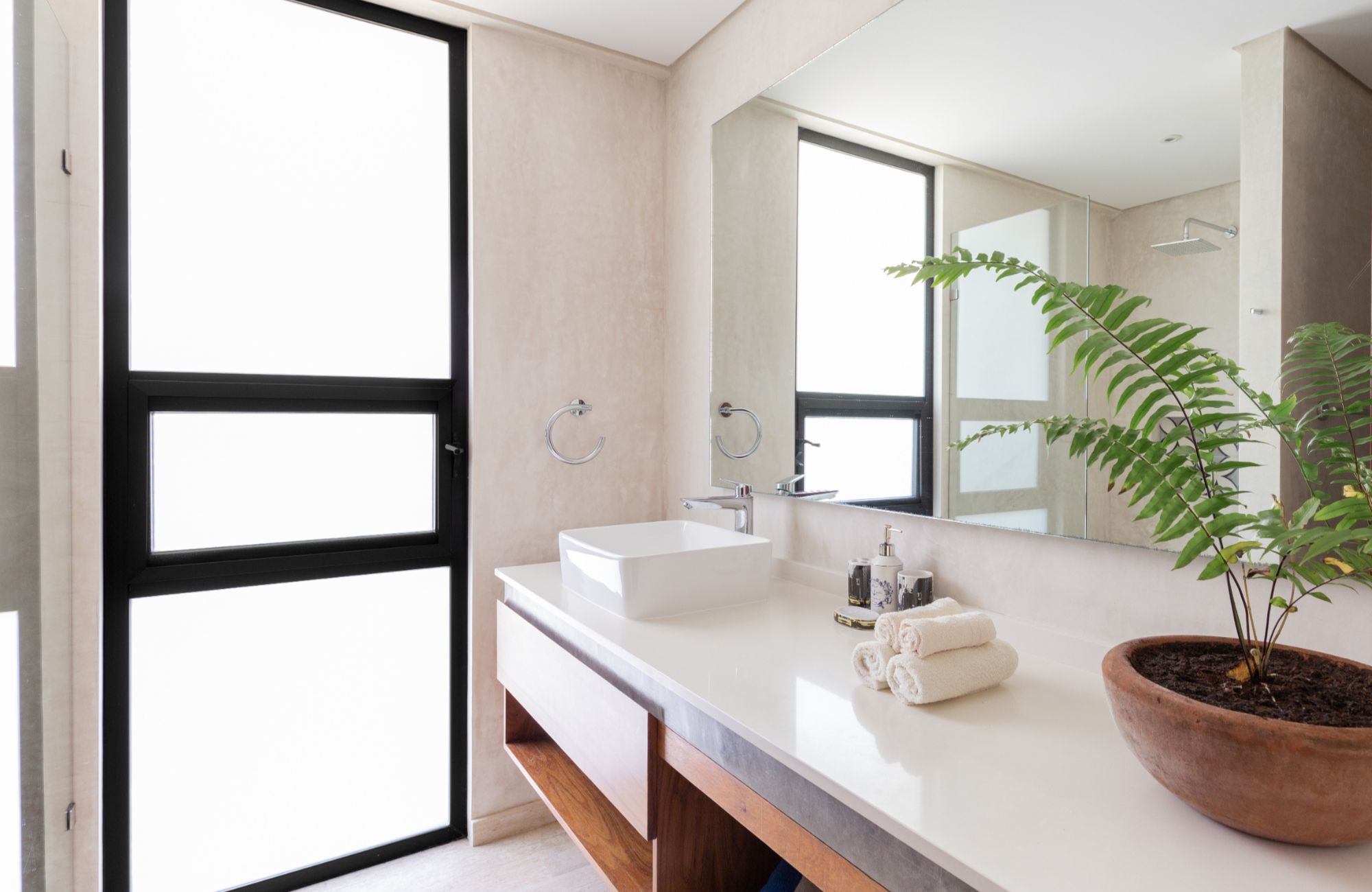 One-Bedroom Penthouse with Luxury Amenities in La Veleta, Tulum.