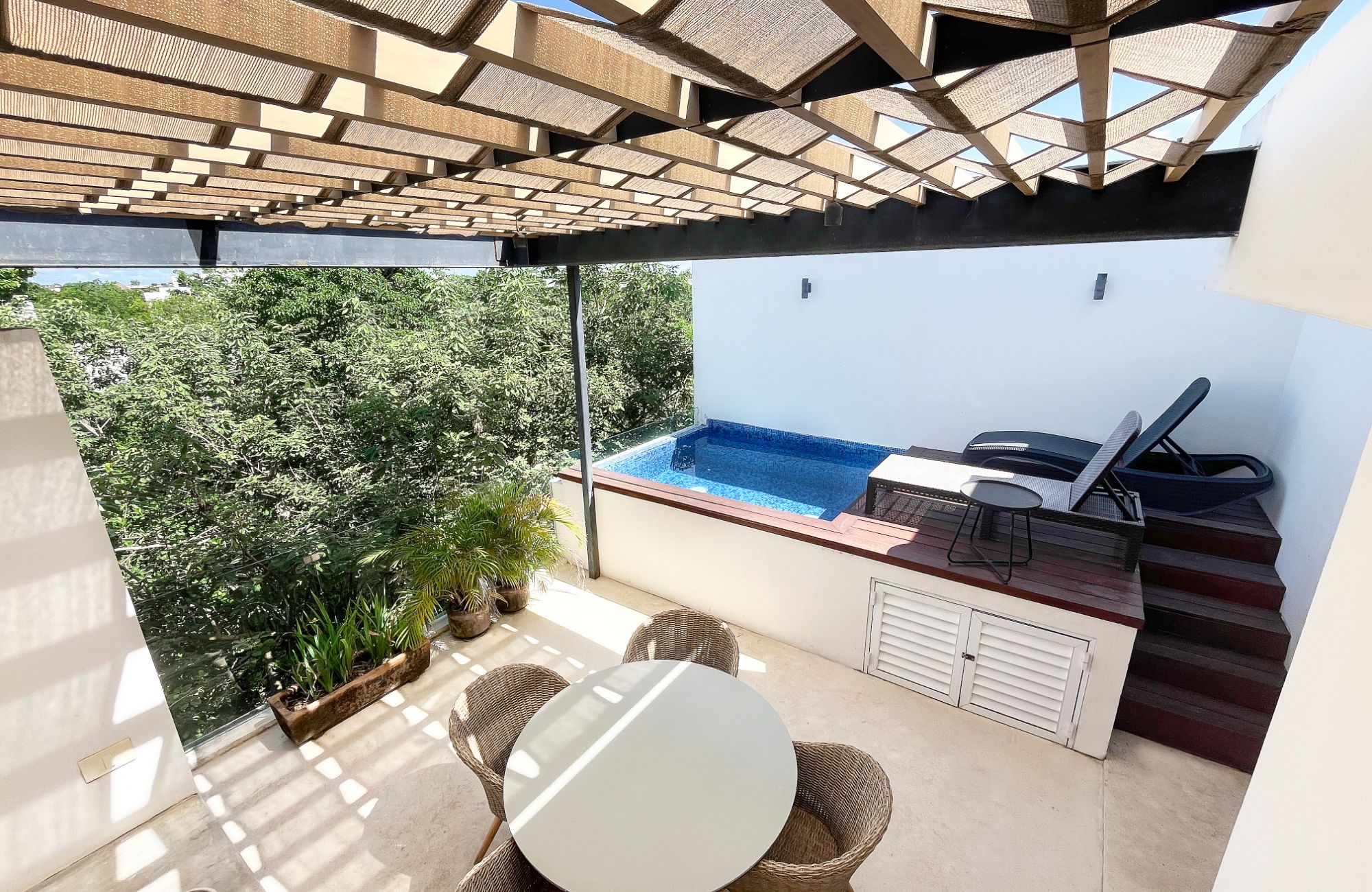 One-Bedroom Penthouse with Luxury Amenities in La Veleta, Tulum.