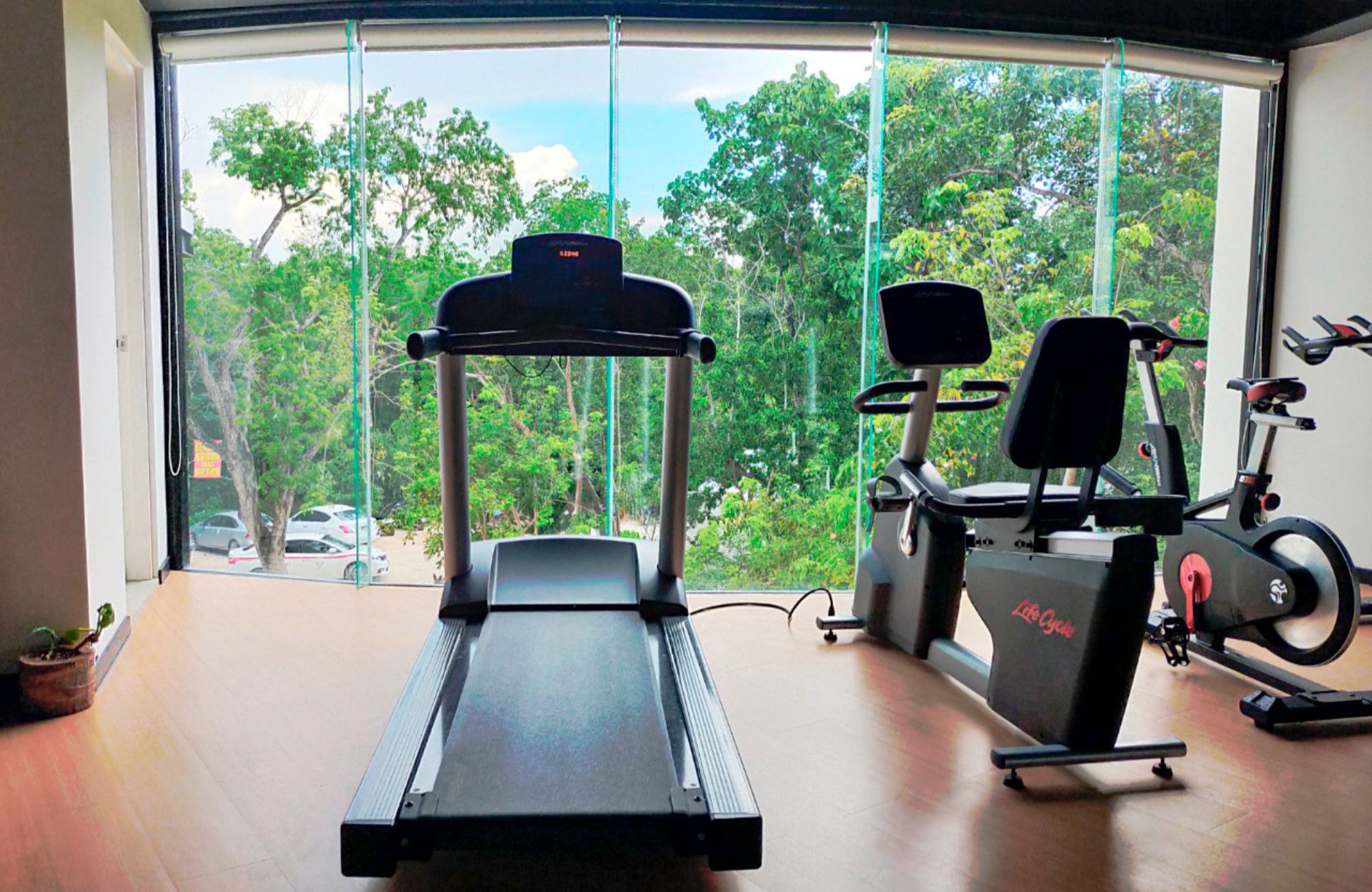 One-Bedroom Penthouse with Luxury Amenities in La Veleta, Tulum.