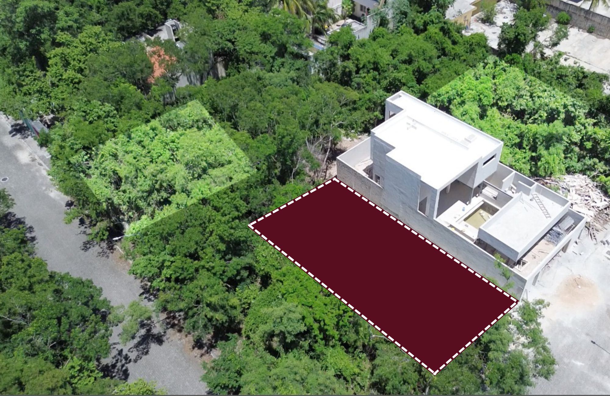 Single-family lot available in Los Almendros Residential, Playa del Carmen.