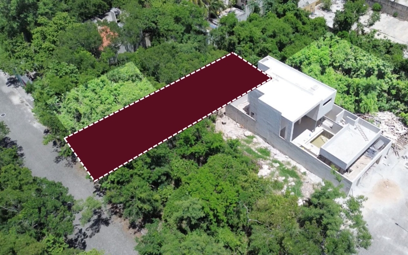 Single-family lot available in Los Almendros Residential, Playa del Carmen.