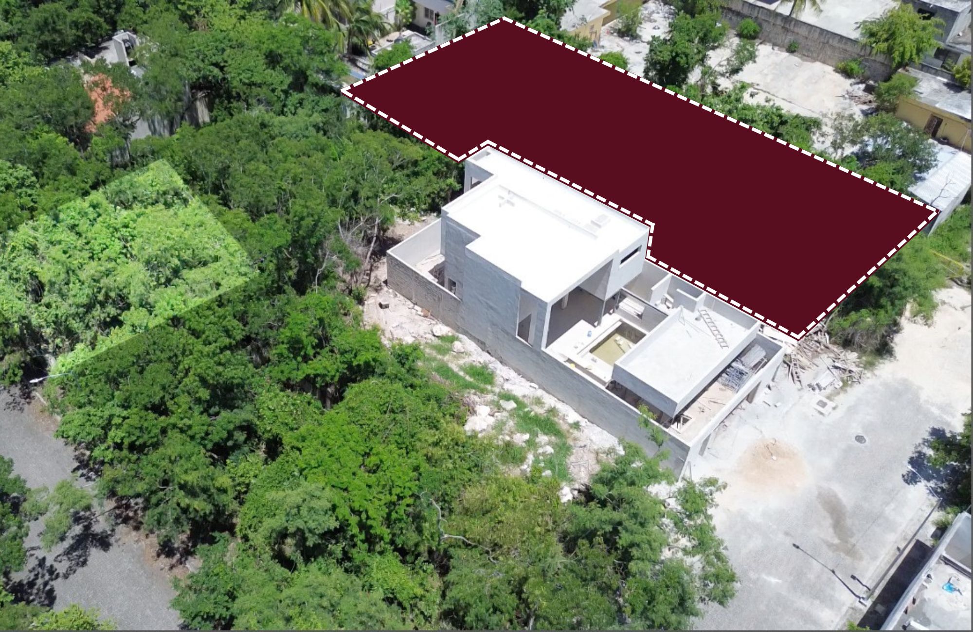 636 m2 lot, in gated community with private cenote, for sale Playa del Carmen.