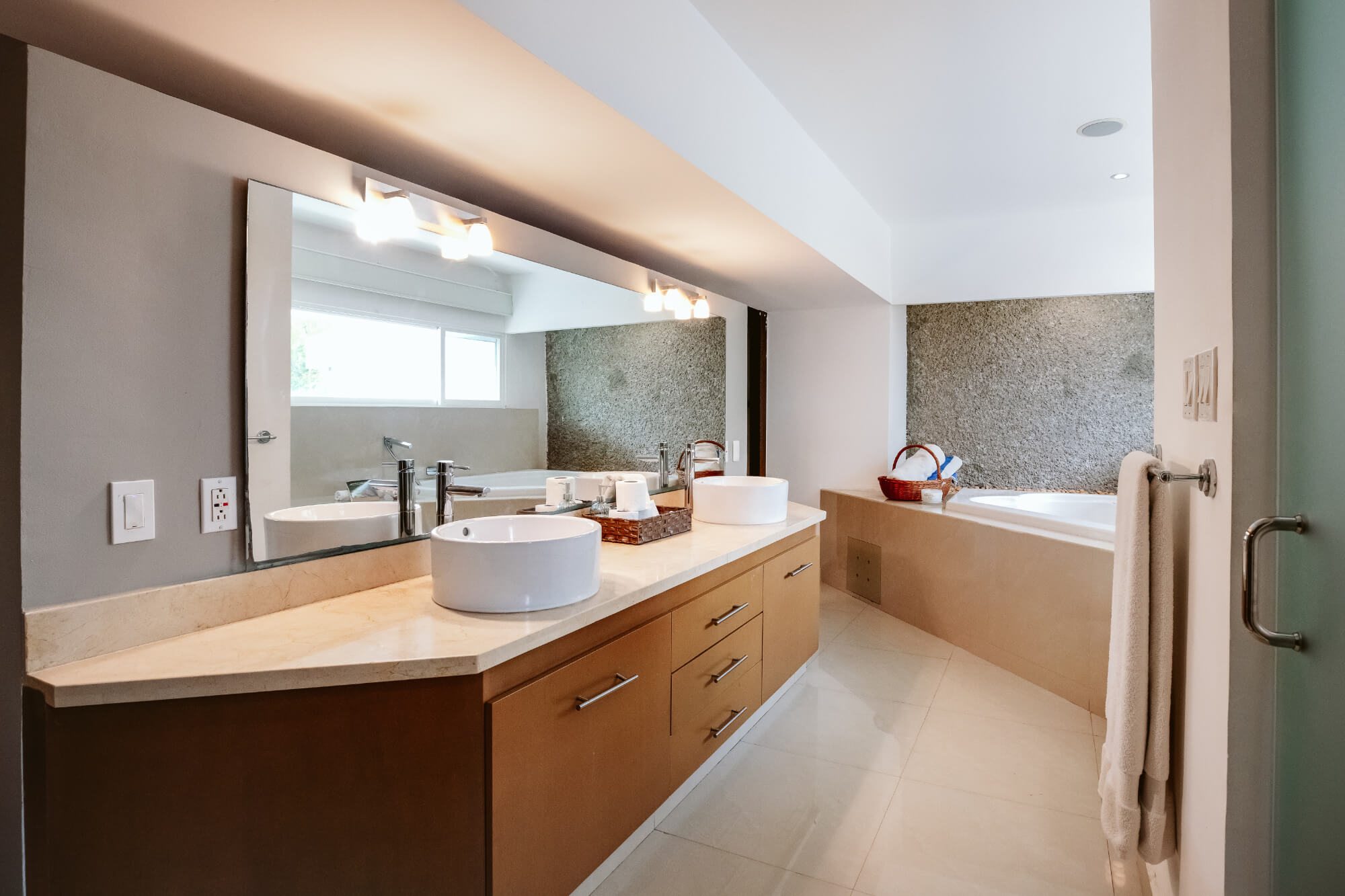 Apartment with roof garden for sale, Av. Pedro Joaqu&iacute;n Coldwell, Cozumel