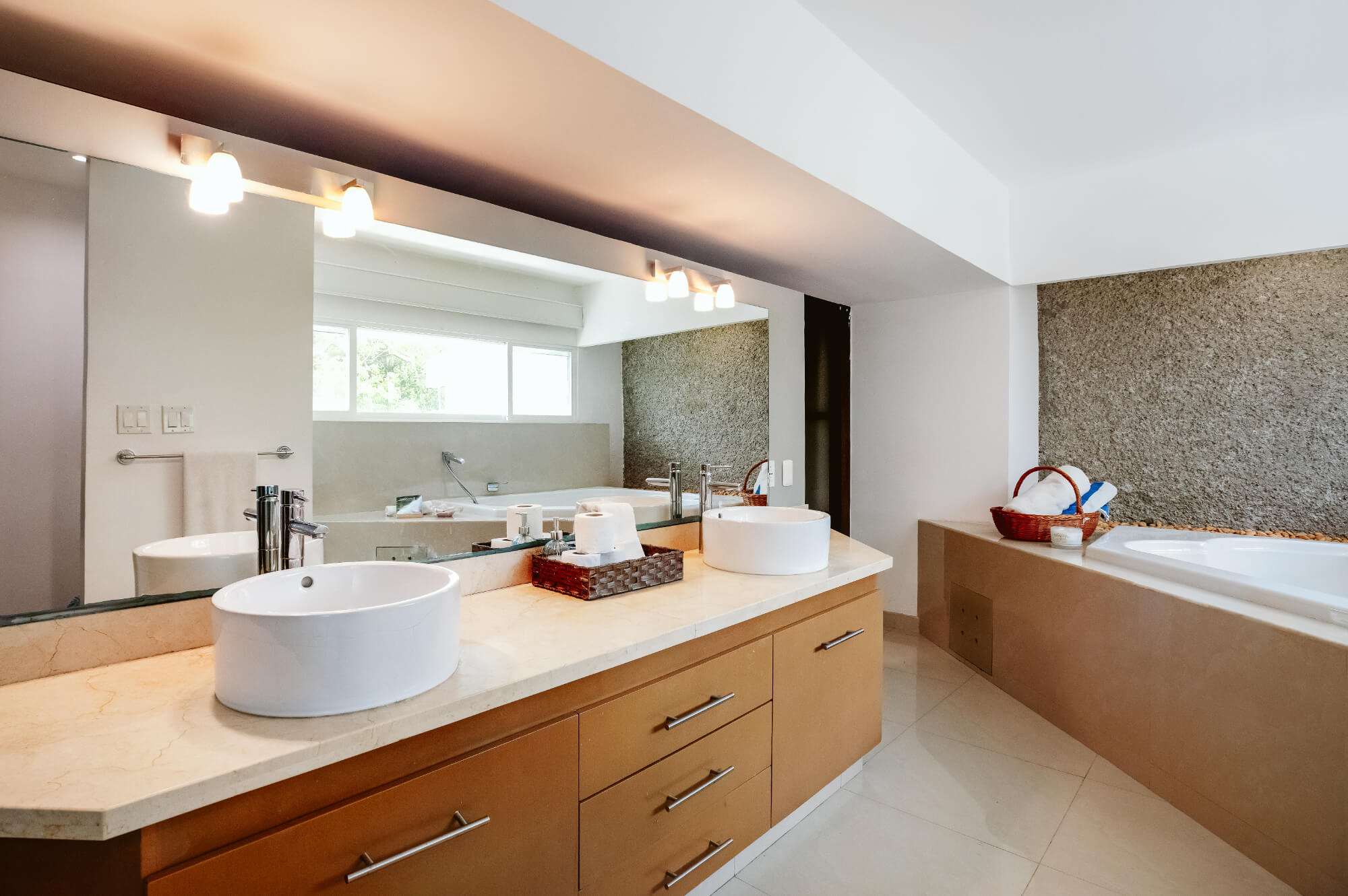 Apartment with roof garden for sale, Av. Pedro Joaqu&iacute;n Coldwell, Cozumel