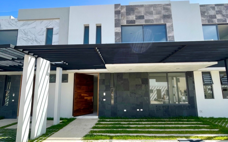 House with Private Pool, For Sale, Residencial Rio, Huayac&aacute;n, Canc&uacute;n