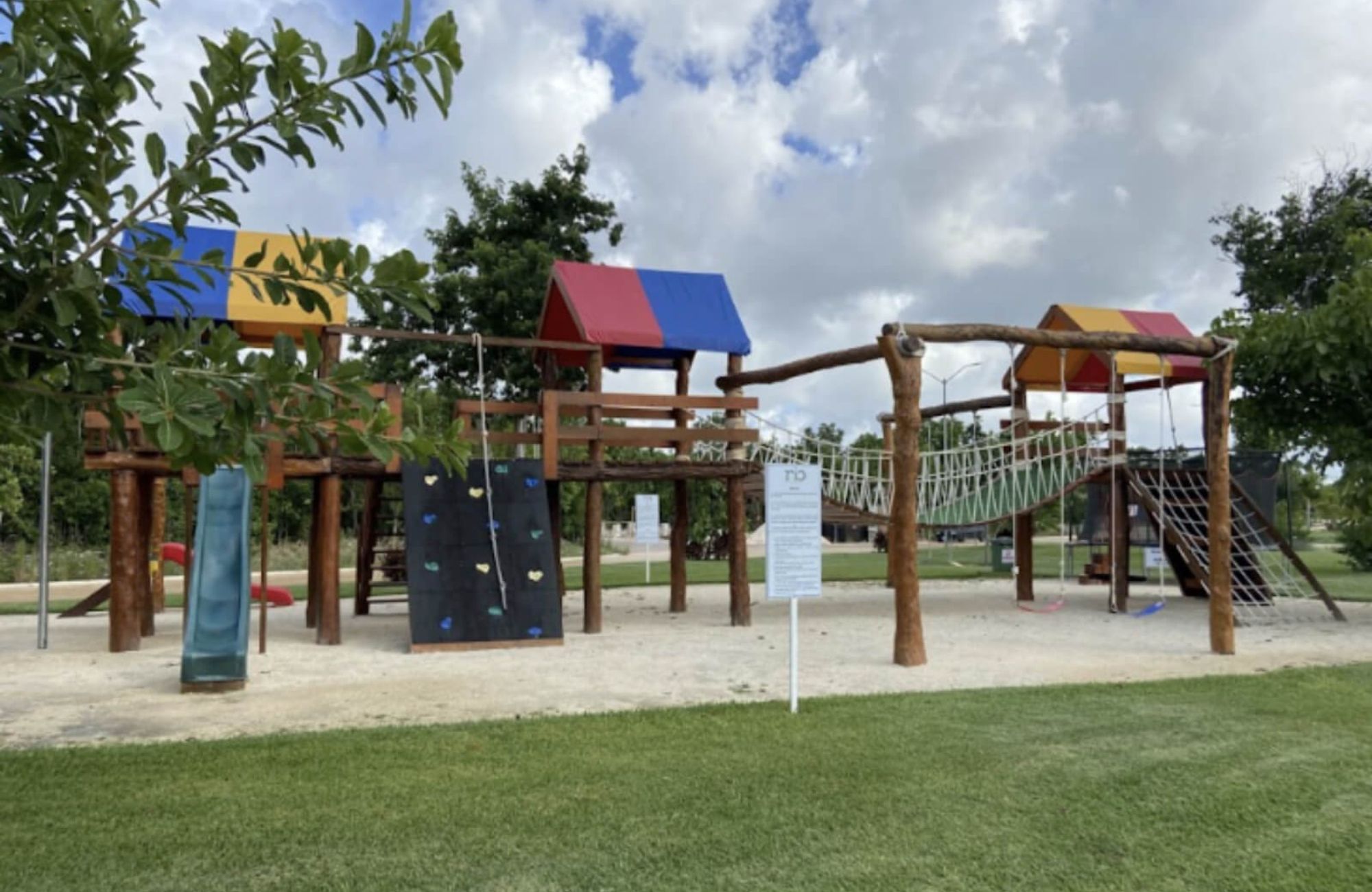 House with Private Pool and Luxury Finishes for Sale in R&iacute;o Residencial, Canc&uacute;n