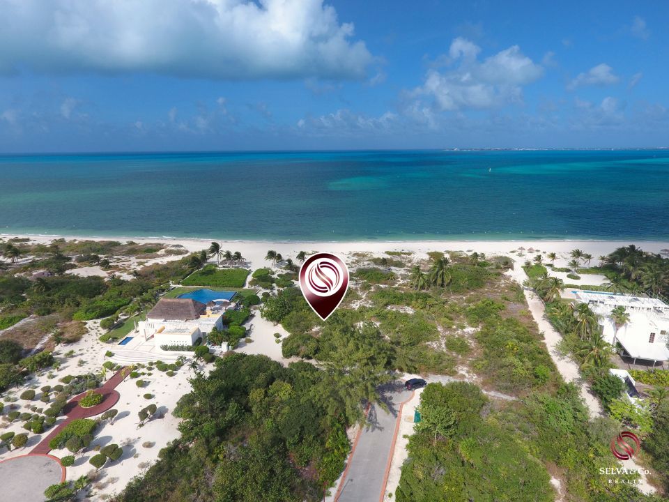 Lote de lujo frente al mar, en Residencial privado, venta, Playa Mujeres, Canc&uacute;n.