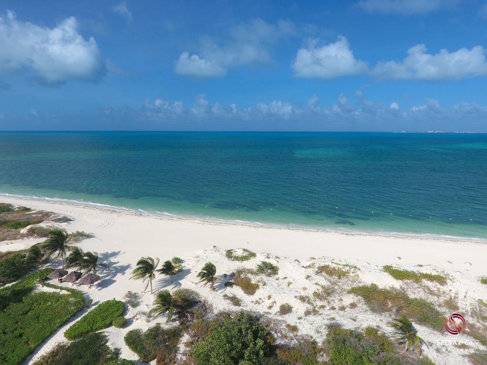 Lote de lujo frente al mar, en Residencial privado, venta, Playa Mujeres, Canc&uacute;n.