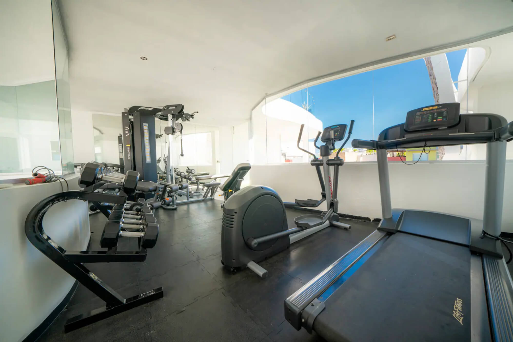 Condo de 3 recamaras, club de playa, golf, alberca, en venta Playa del Carmen.