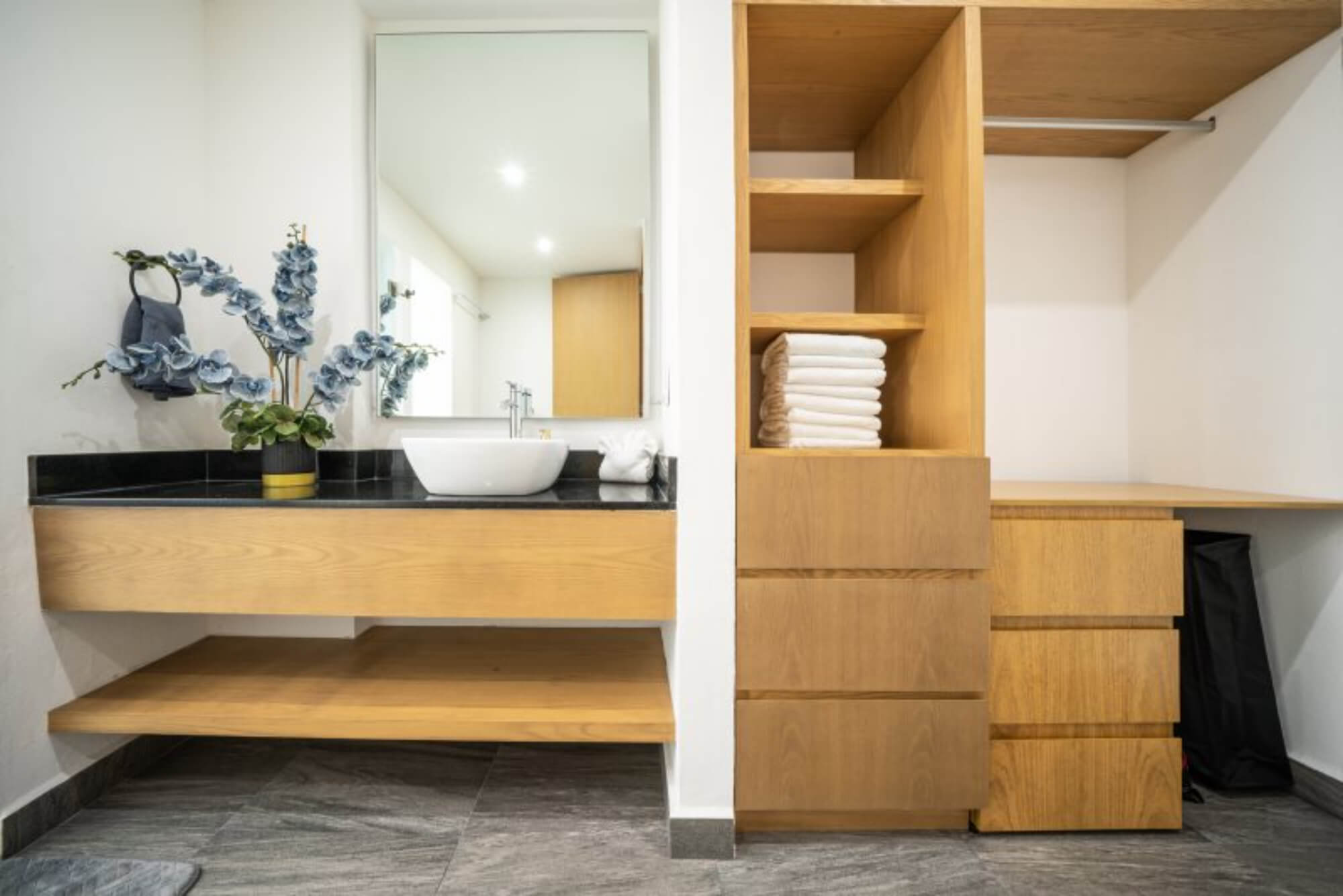 Condo de 3 recamaras, club de playa, golf, alberca, en venta Playa del Carmen.