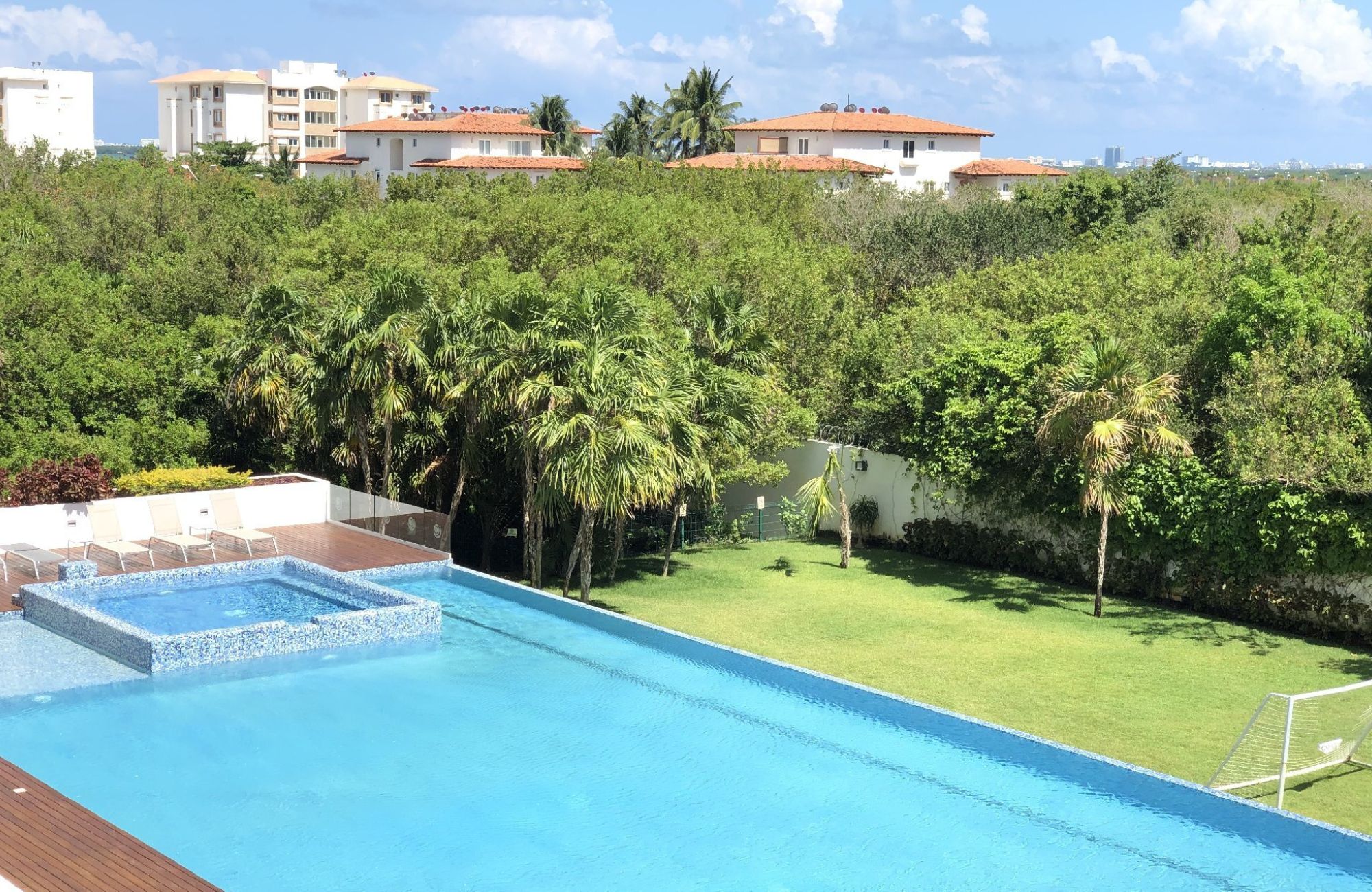 Condo with more than 25 amenities for sale, Huayac&aacute;n, Canc&uacute;n
