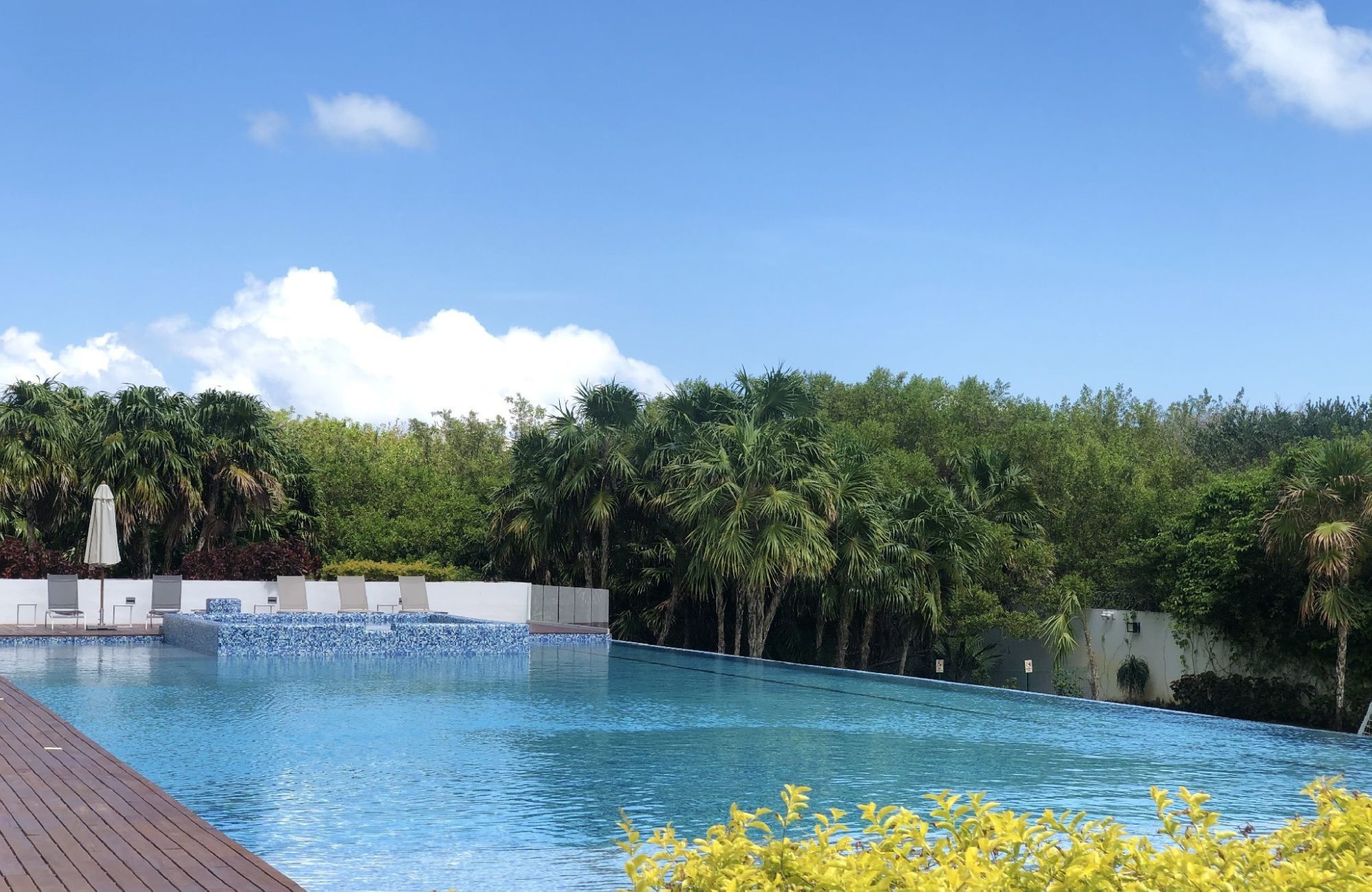 Condo with more than 25 amenities for sale, Huayac&aacute;n, Canc&uacute;n