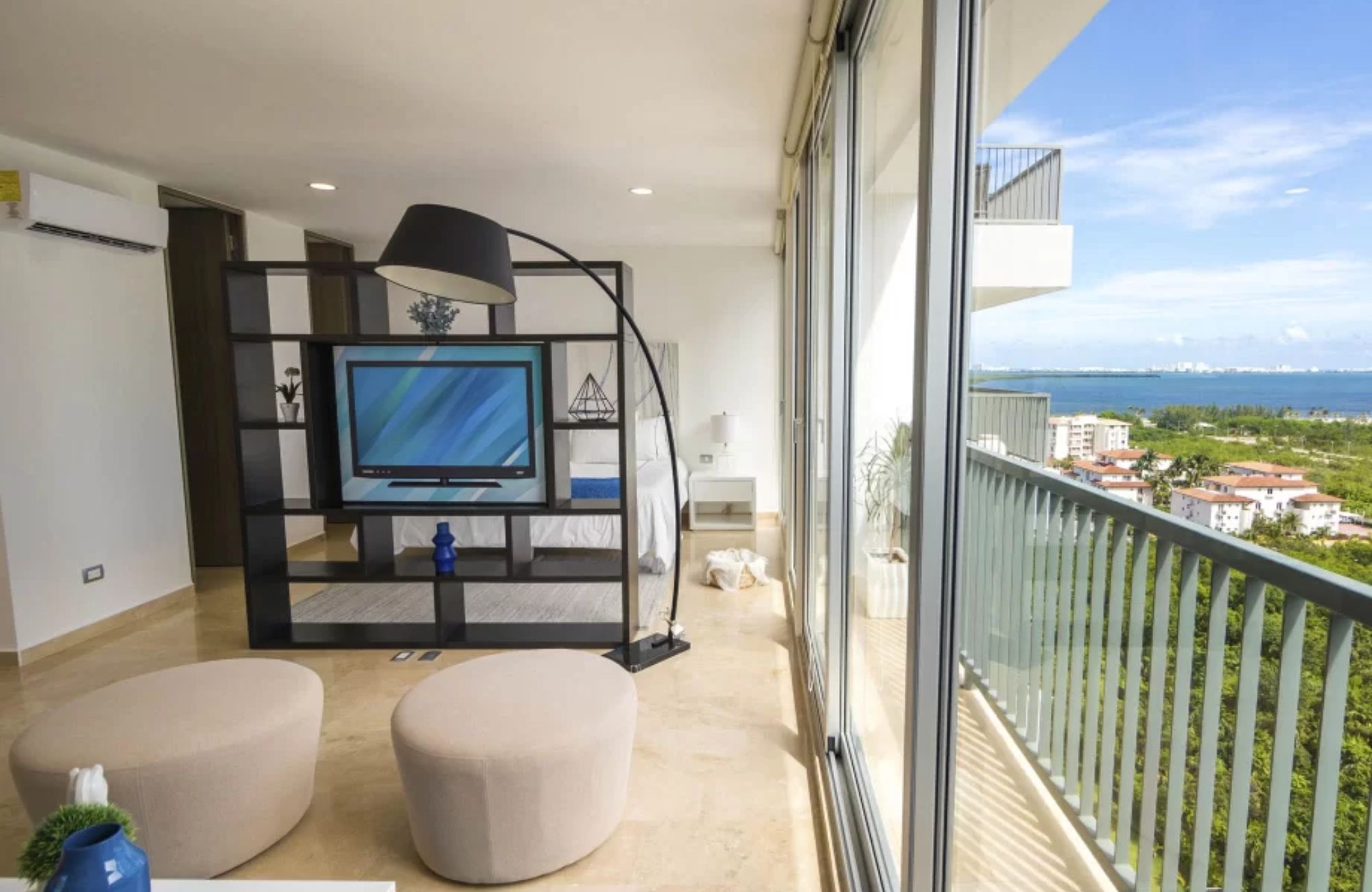 Condo with more than 25 amenities for sale, Huayac&aacute;n, Canc&uacute;n