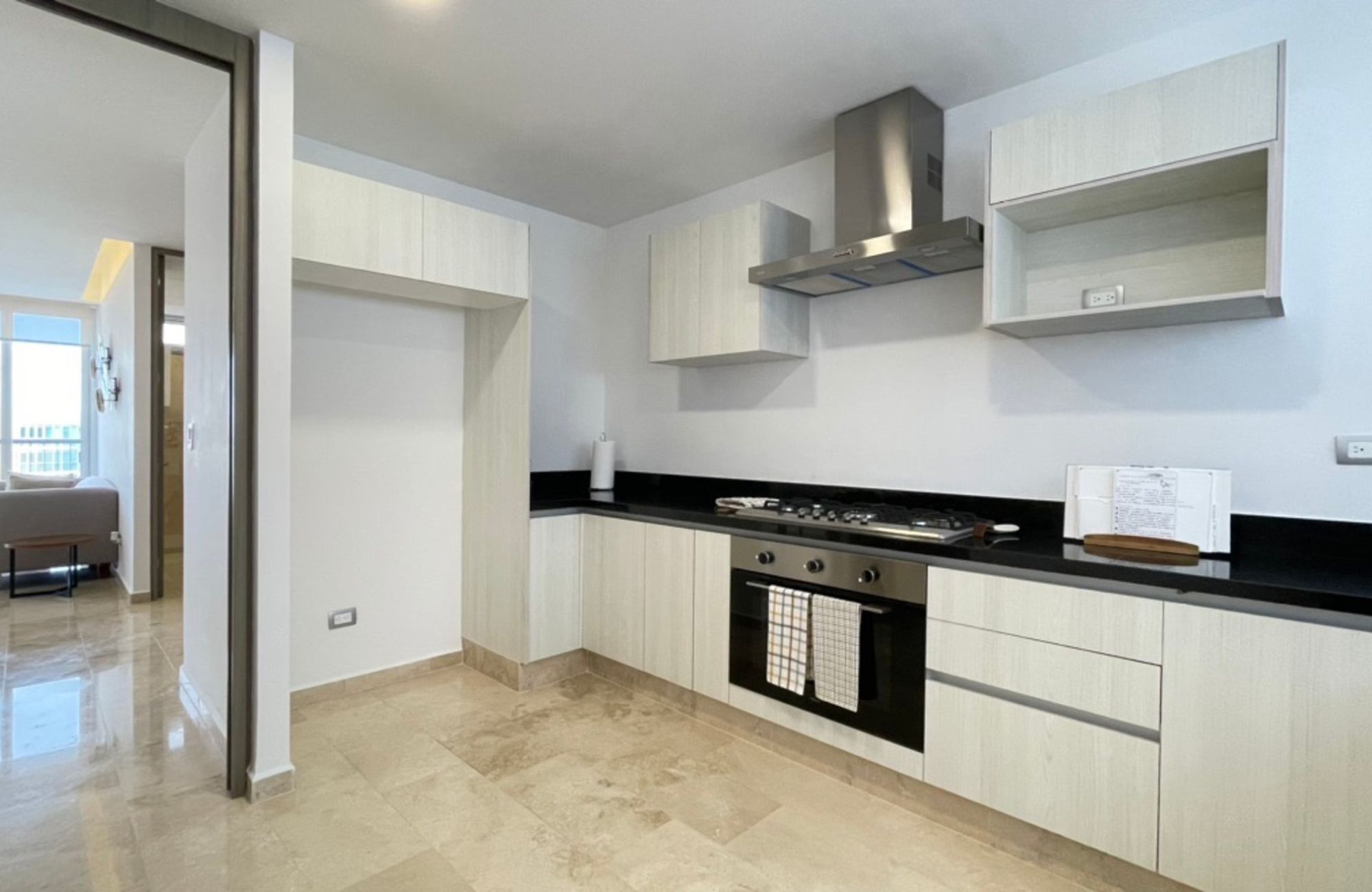 Apartment with pool overlooking the lagoon, jacuzzi, cinema for sale Cancun.