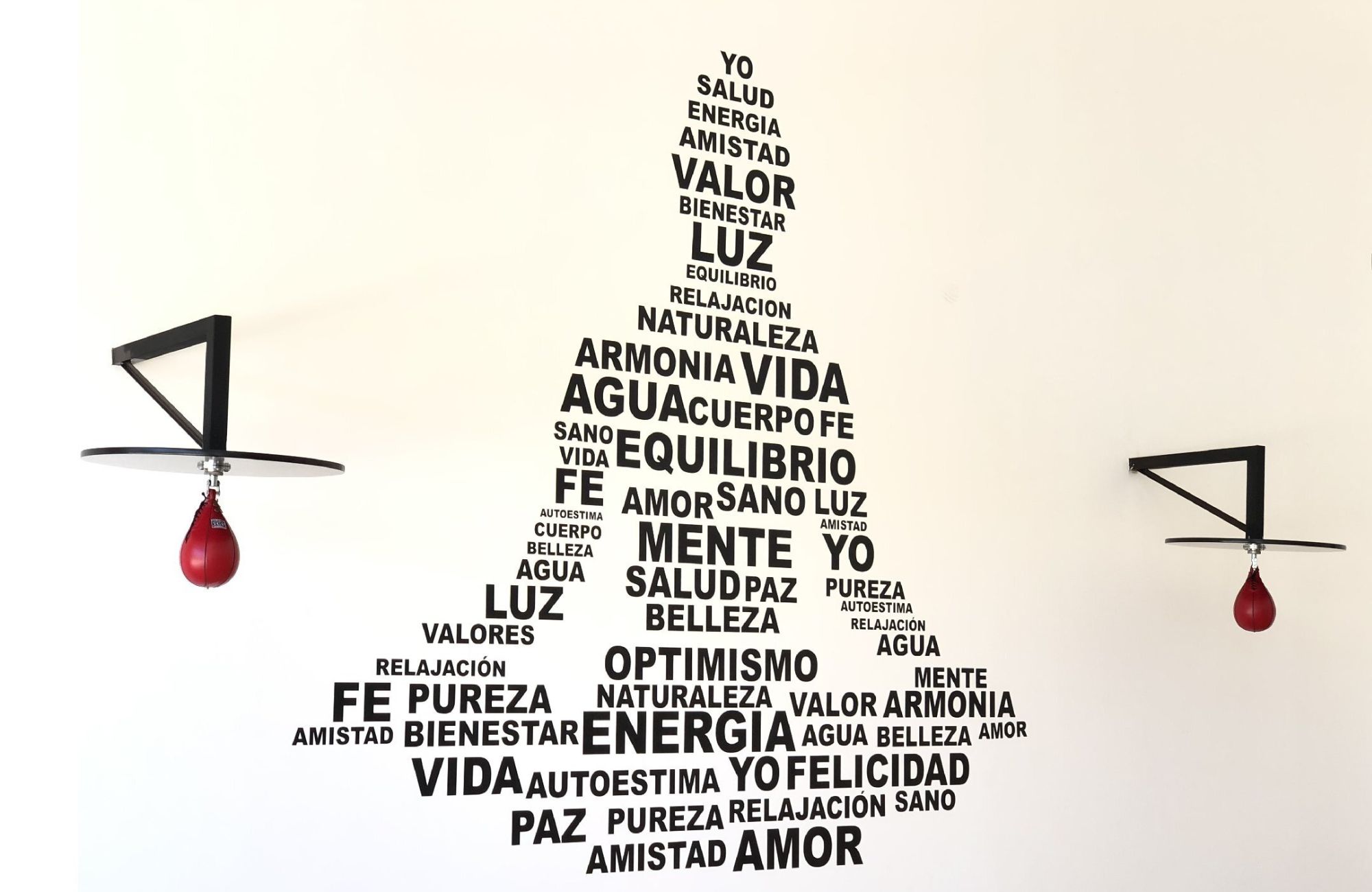 Apartment with pool overlooking the lagoon, jacuzzi, cinema for sale Cancun.