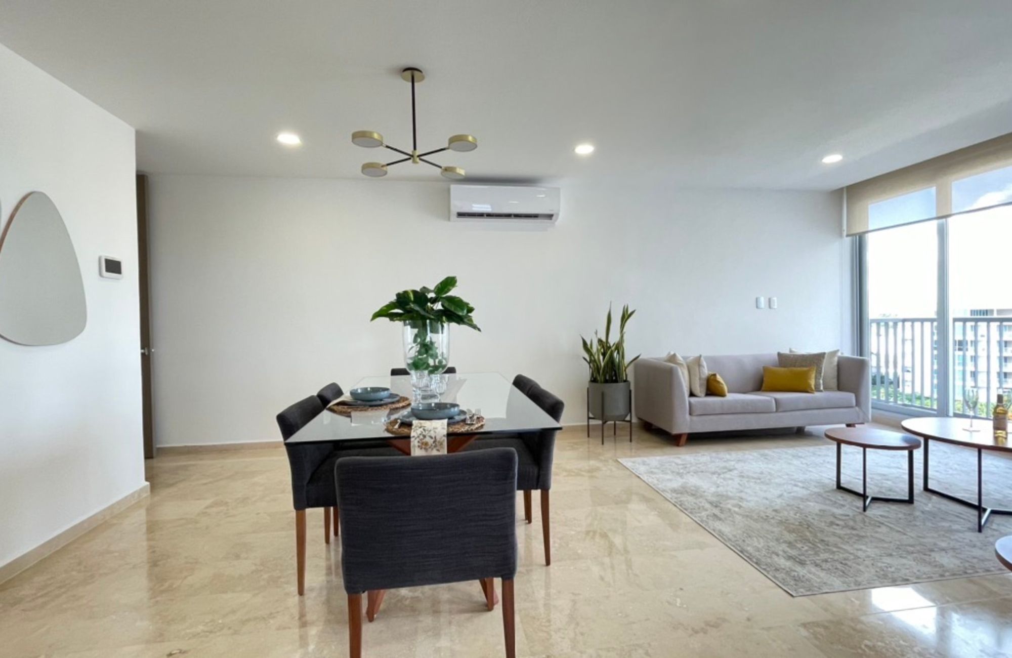 Apartment with pool overlooking the lagoon, jacuzzi, cinema for sale Cancun.