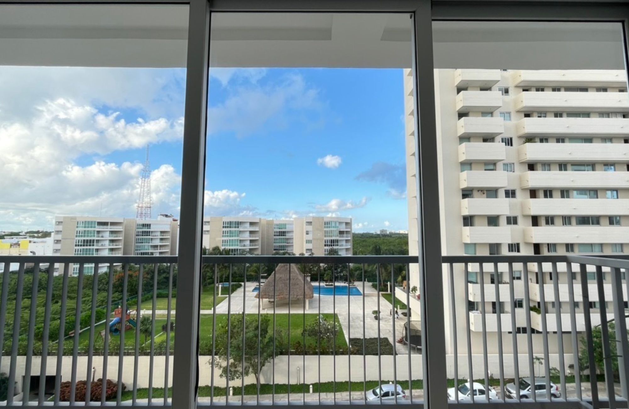 Apartment 3 Bedrooms + 1, with 50 amenities, luxury finishes, cinema, spa, spinning, dog park, pool and jacuzzi for adults, and more, pre-co