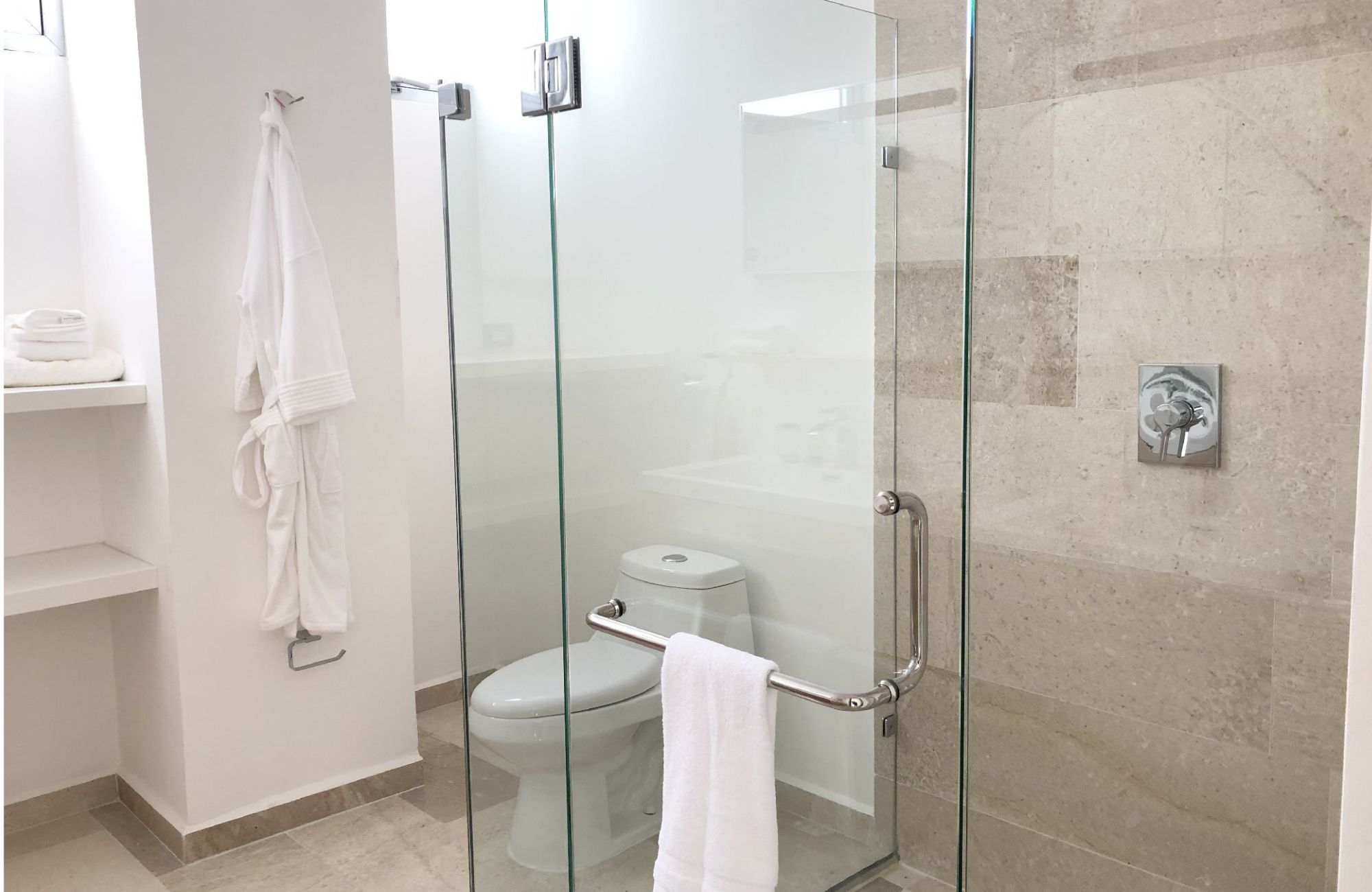 Condominium with terrace, rooftop, and pool for sale, Puerto Cancun, Cancun.