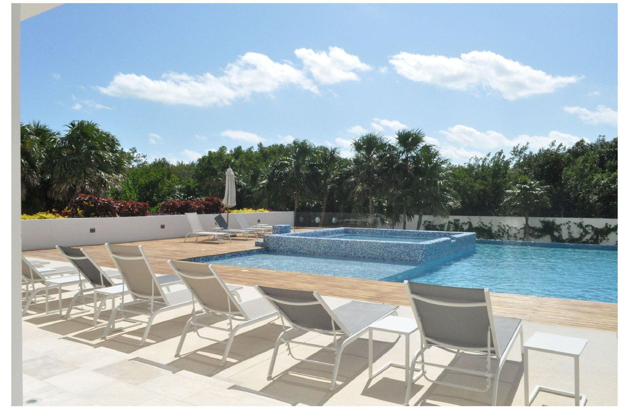 Condominium with terrace, rooftop, and pool for sale, Puerto Cancun, Cancun.