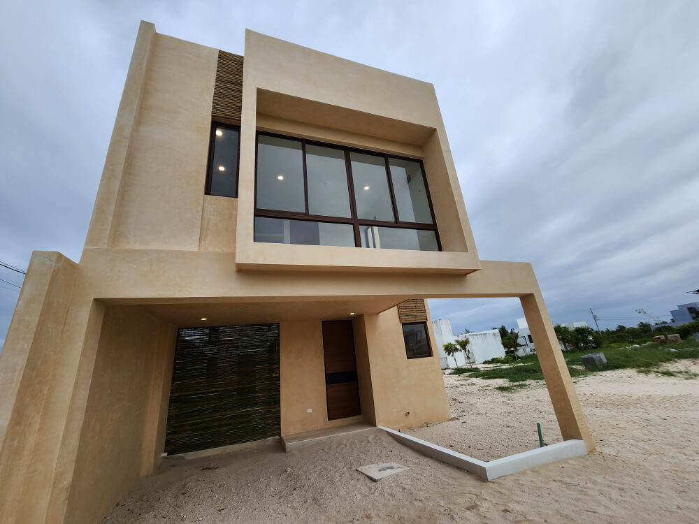 Two-Story House with Private Pool and Garden for Sale in Temoz&oacute;n Norte, M&eacute;rida