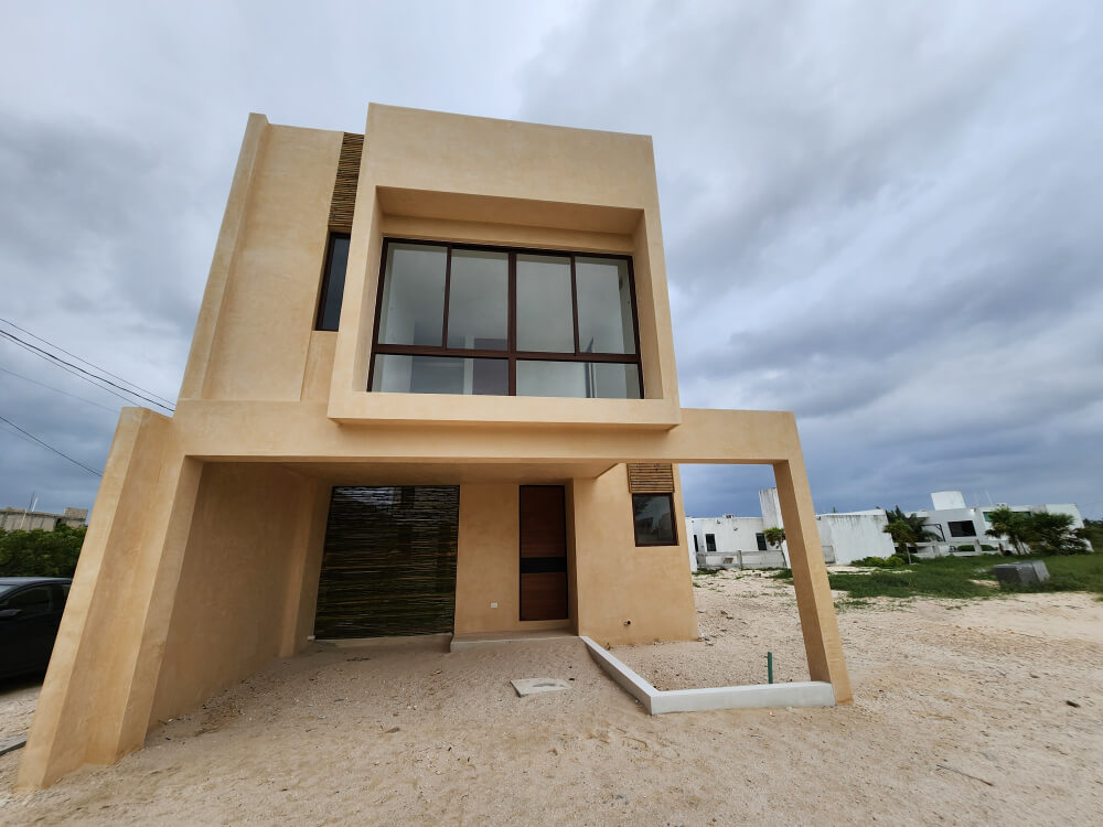 Two-Story House with Private Pool and Garden for Sale in Temoz&oacute;n Norte, M&eacute;rida