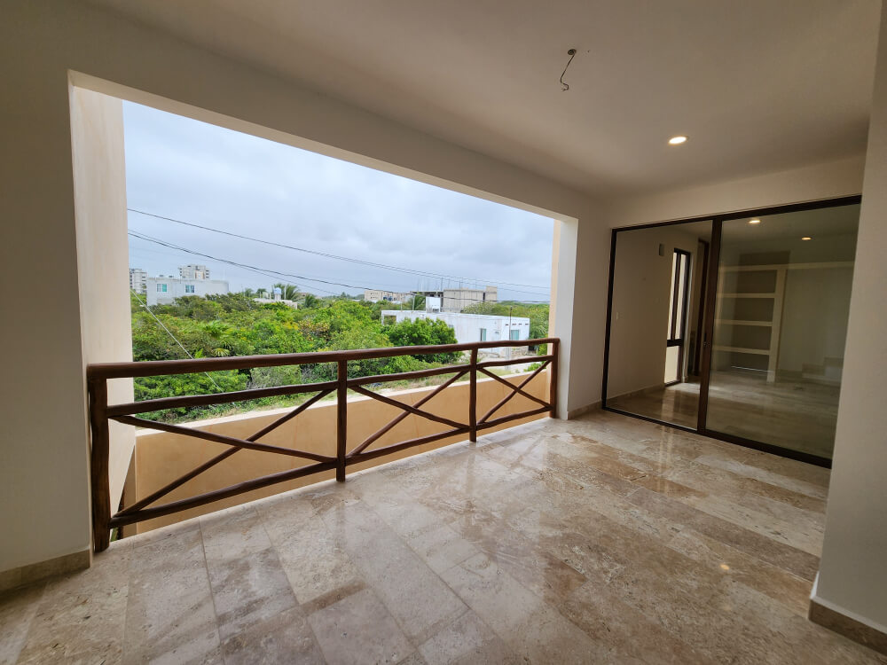 Two-Story House with Private Pool and Garden for Sale in Temoz&oacute;n Norte, M&eacute;rida