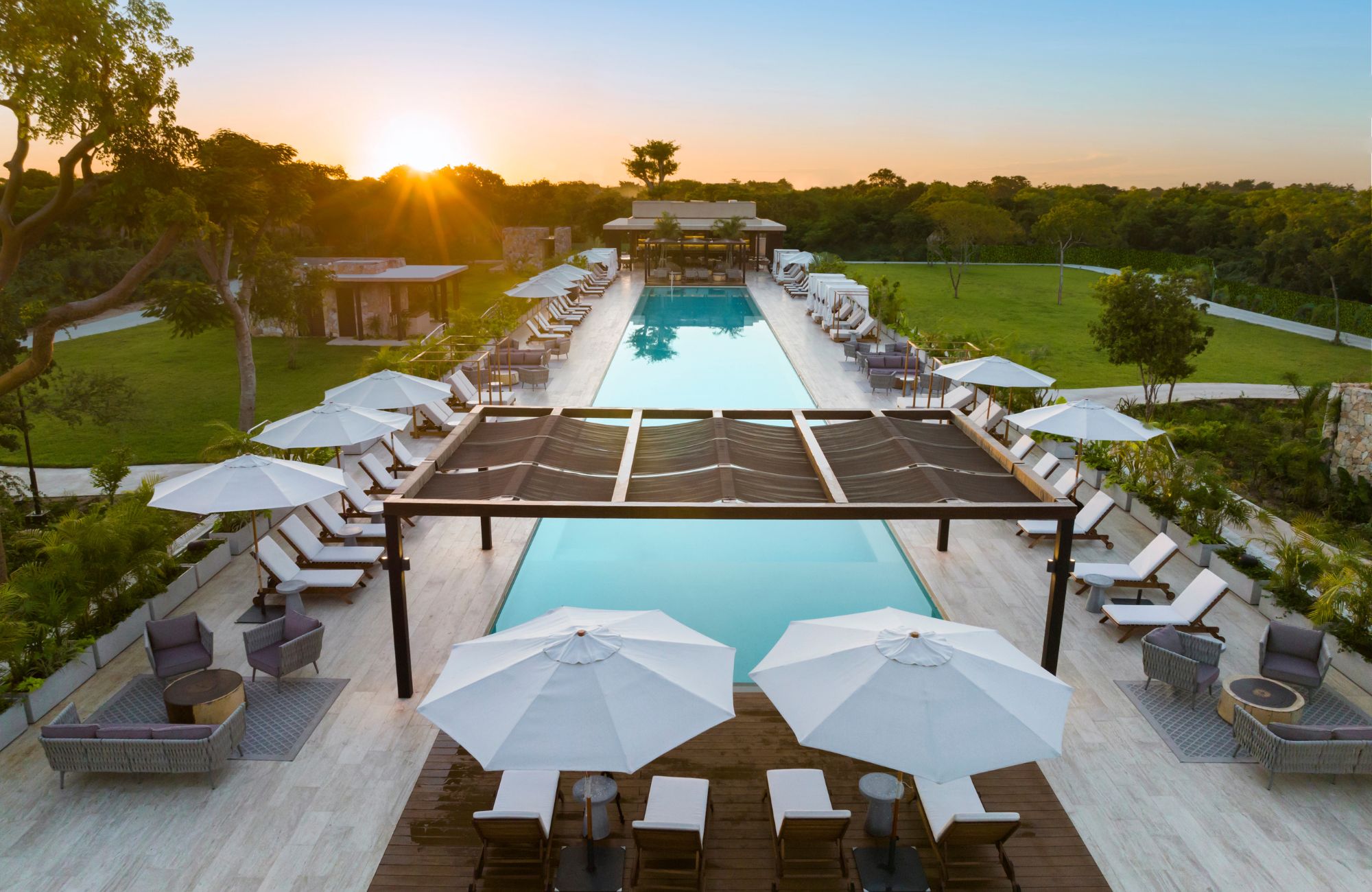 Apartment with private pool and service room, golf simulator, Cinema, for sale, North Zone, Merida.