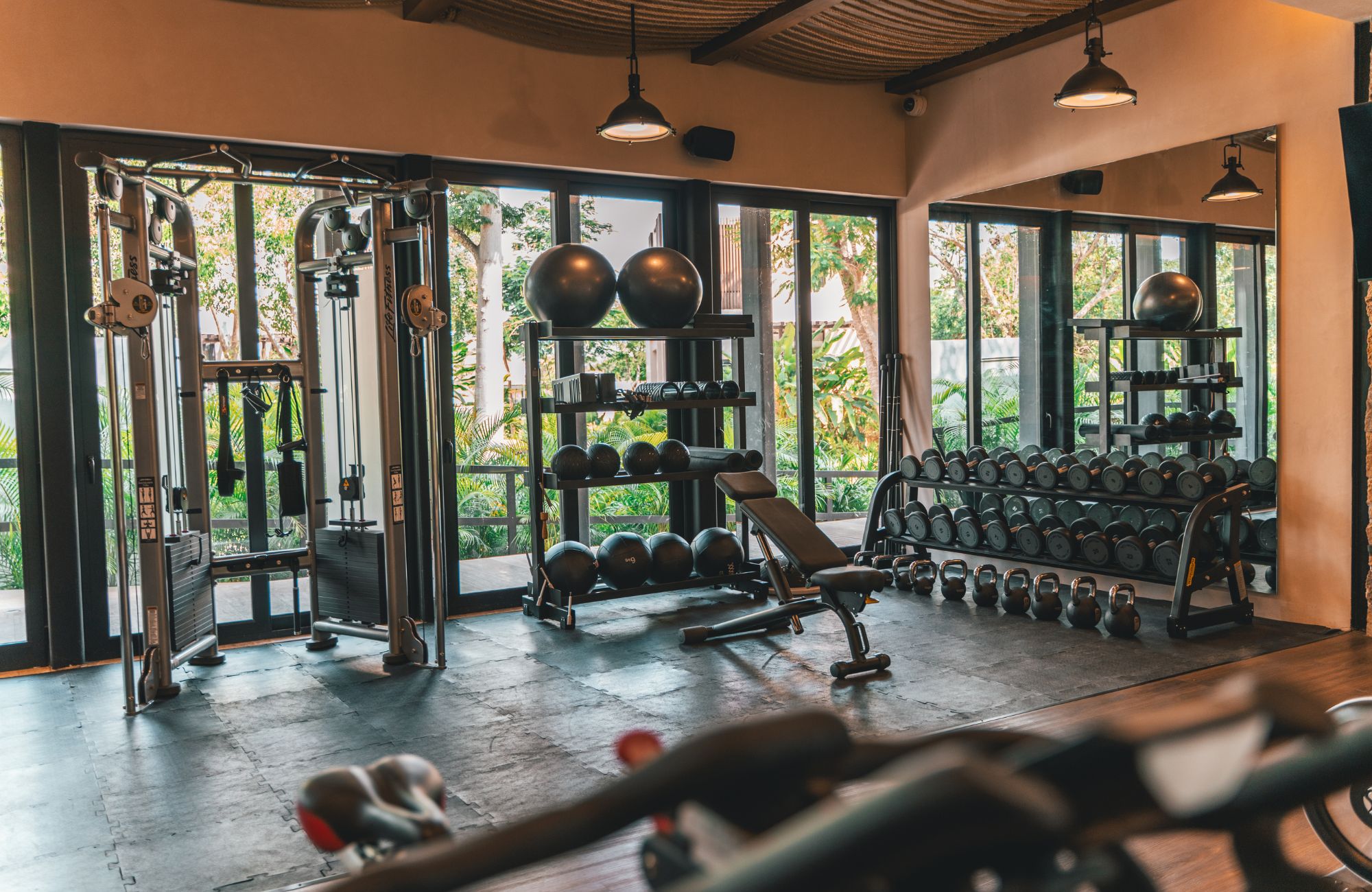 Apartment with private pool and service room, golf simulator, Cinema, for sale, North Zone, Merida.