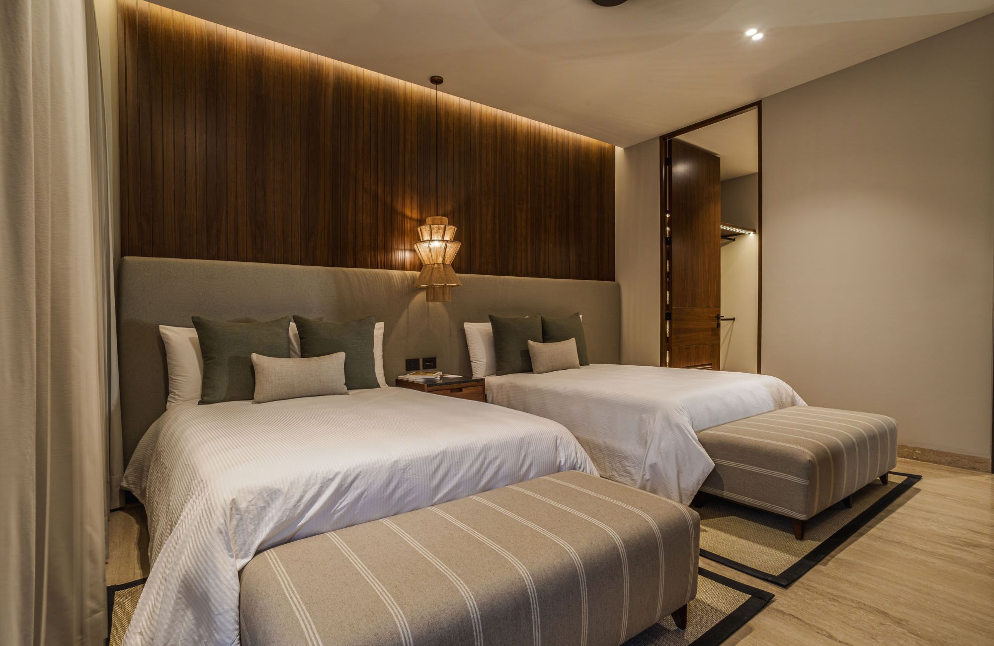 Condominium with private pool and service room, pool bar, cinema, for sale, North Zone, Merida.