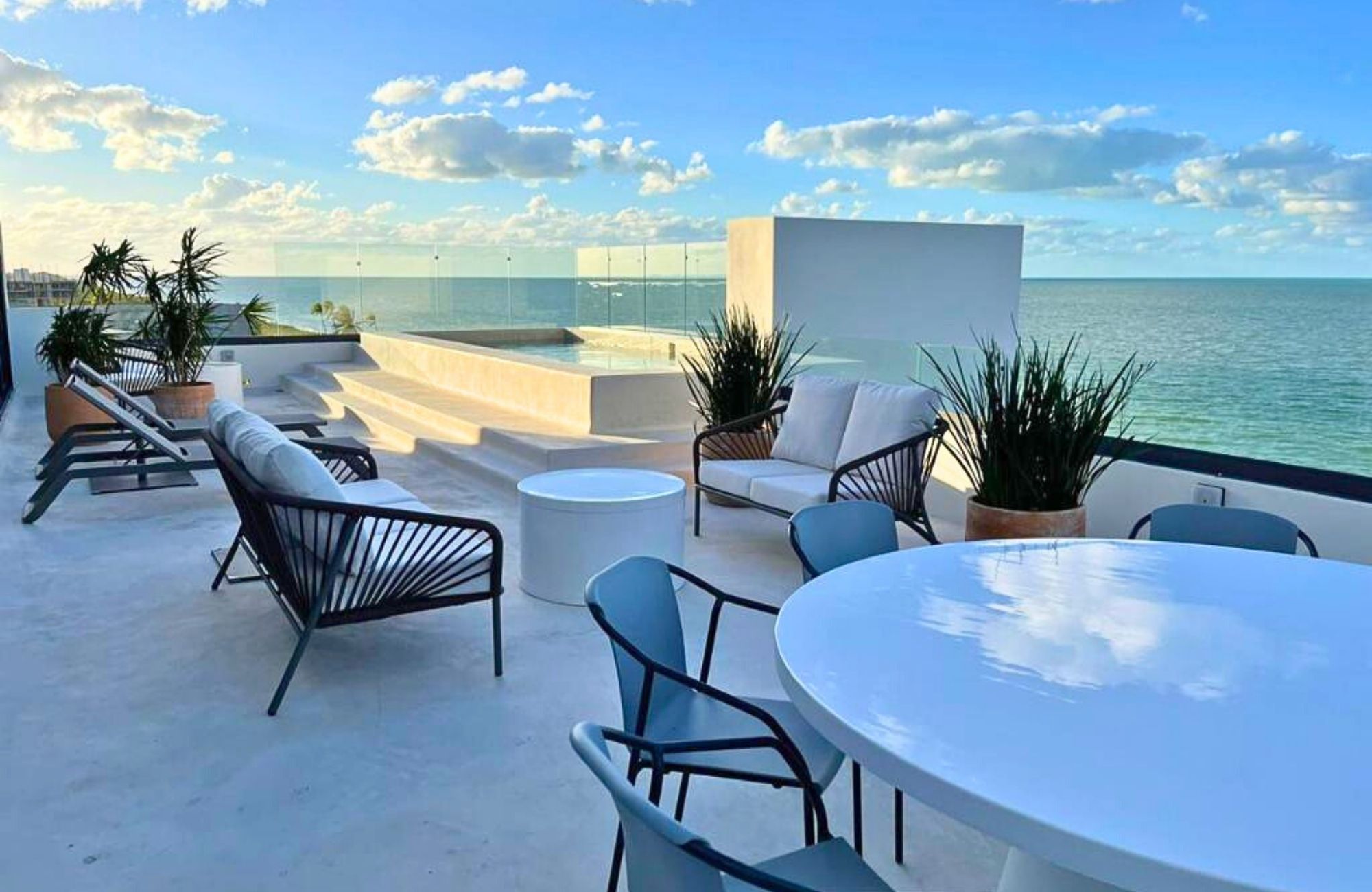 Condo con alberca frente al mar con terraza, en venta San crisanto Yucatan