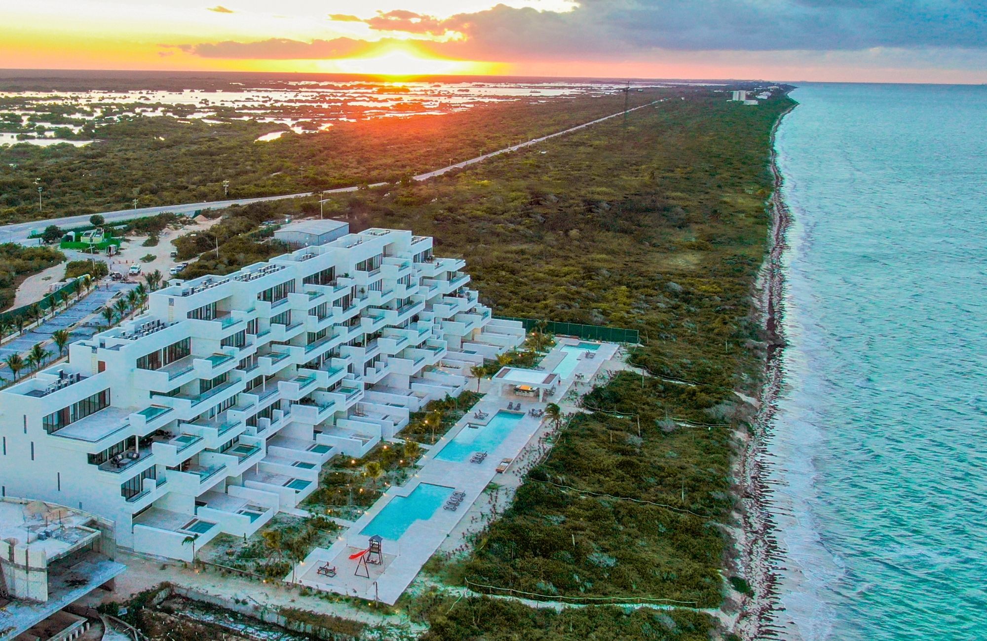 Condo con alberca frente al mar con terraza, en venta San crisanto Yucatan