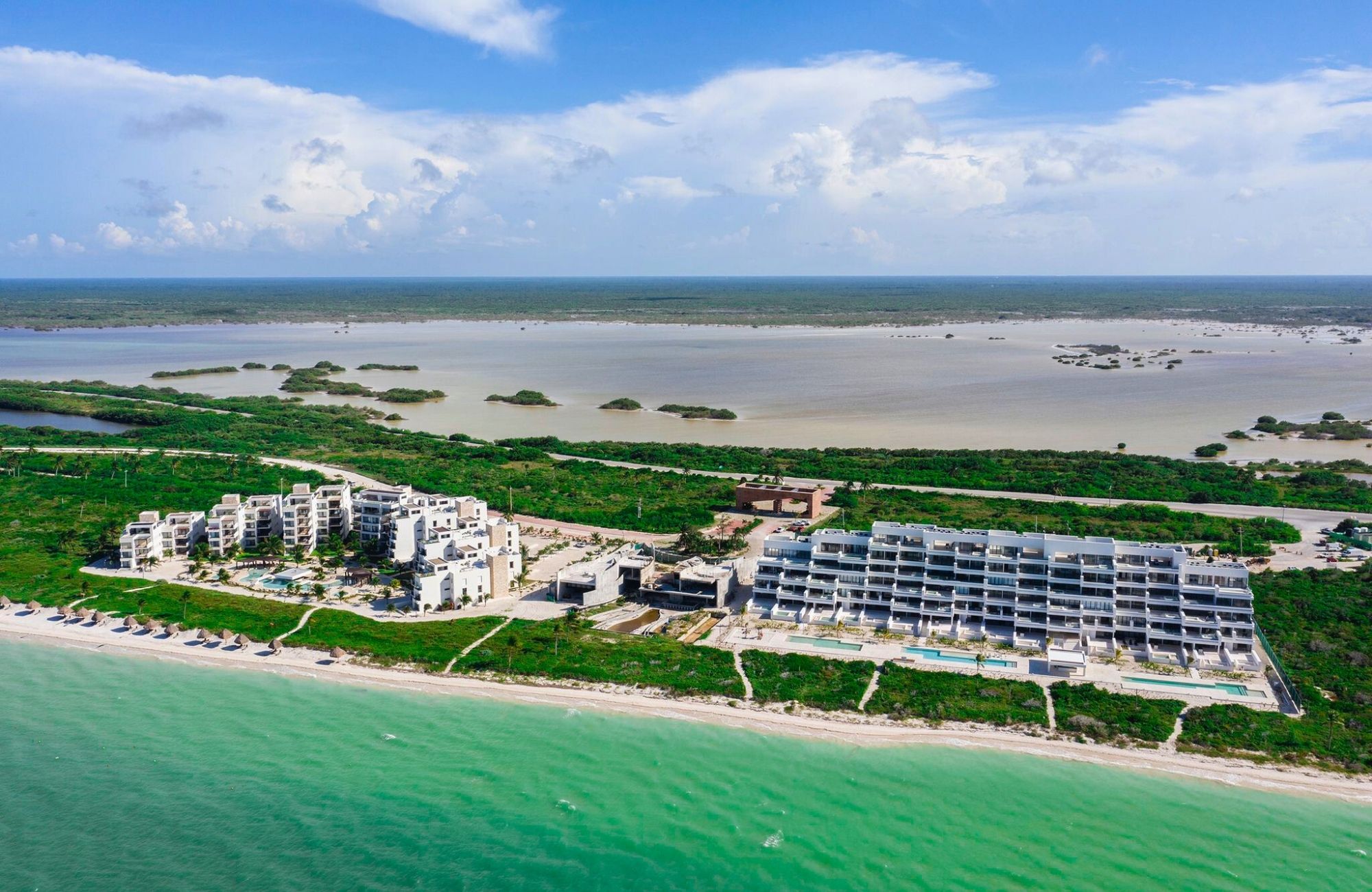 Condo con alberca frente al mar con terraza, en venta San crisanto Yucatan