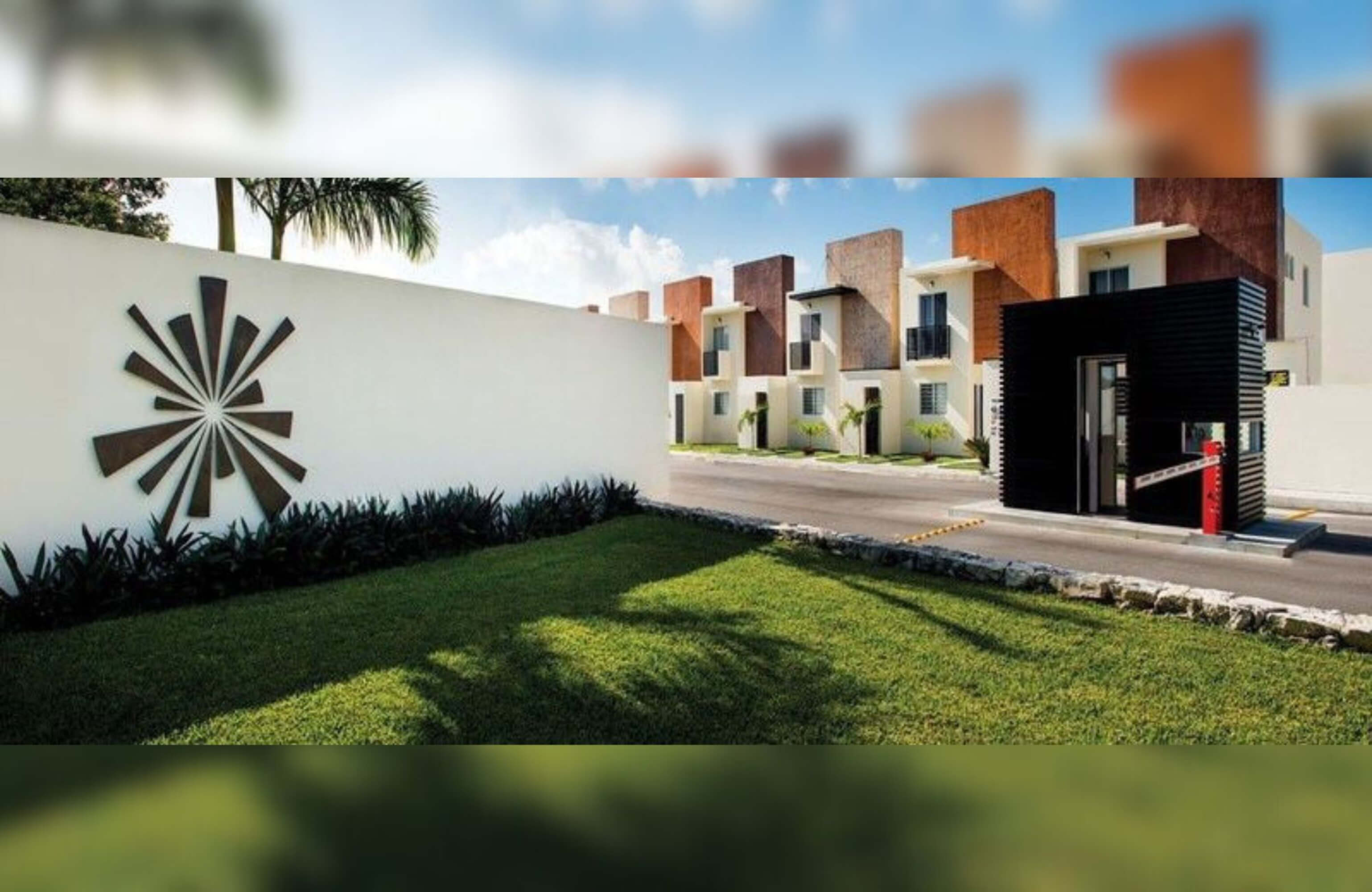 House in Residential Area with Pool and Pet Park, for Sale, Downtown Zone, Playa del Carmen.